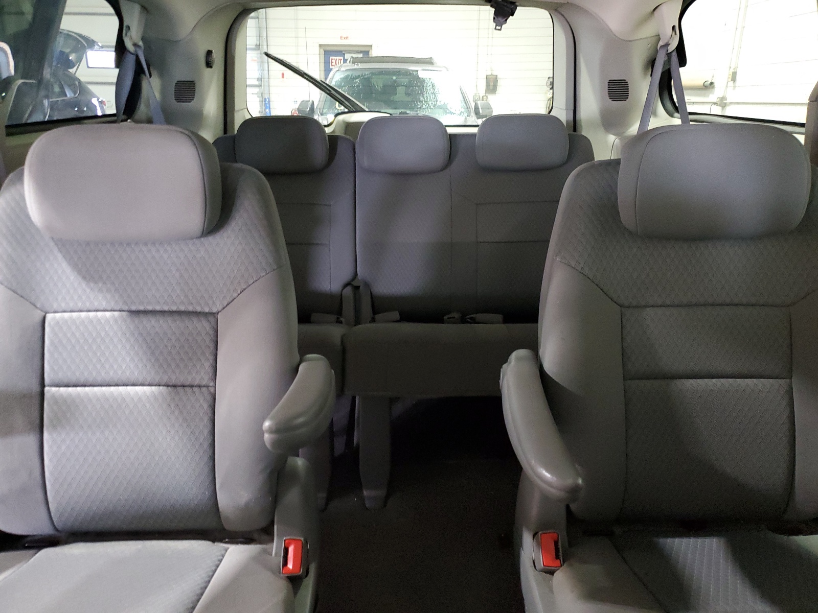 2A4RR4DE7AR150439 2010 Chrysler Town & Country Lx