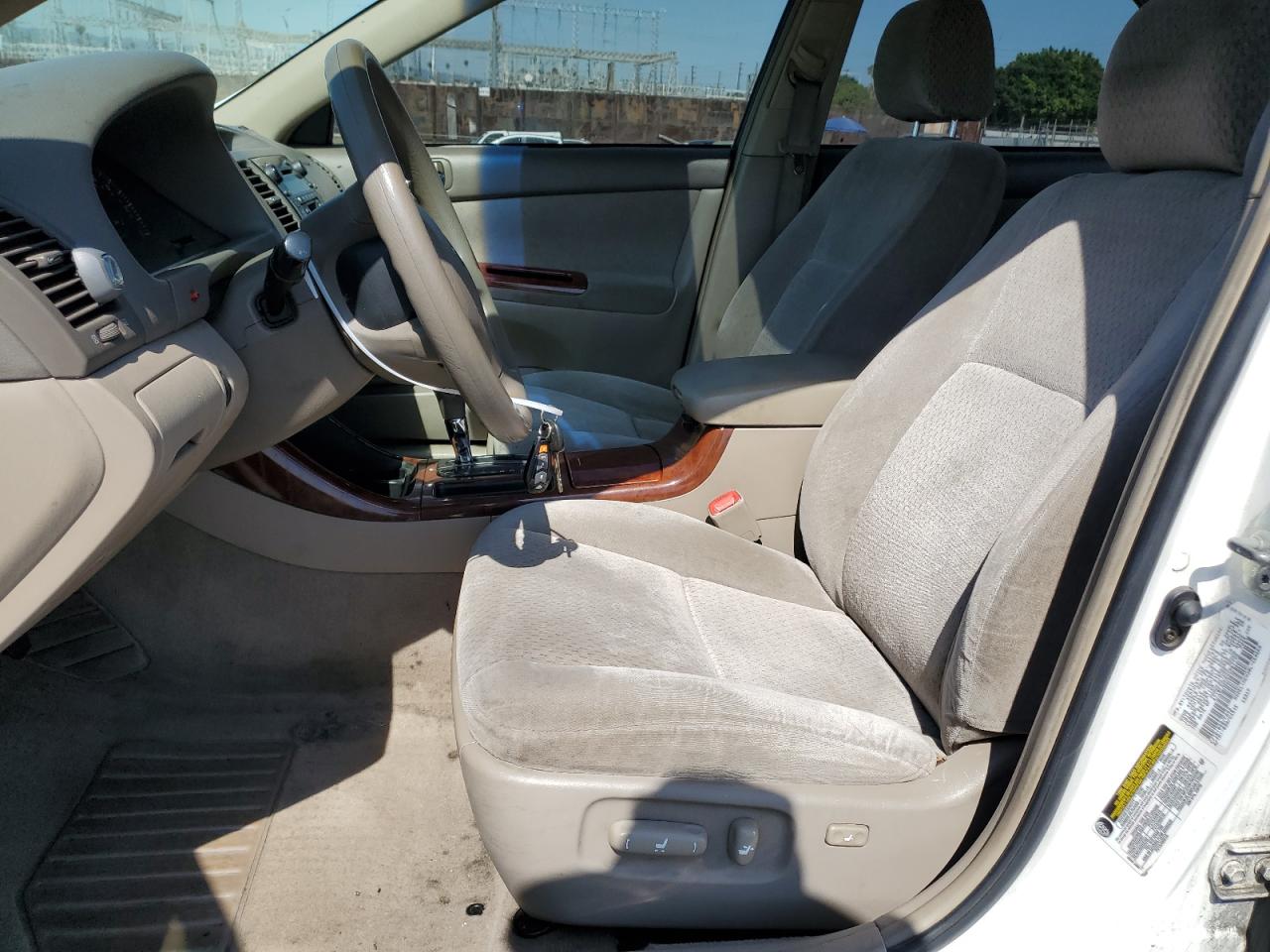 2004 Toyota Camry Le VIN: 4T1BF32K64U067798 Lot: 64113804