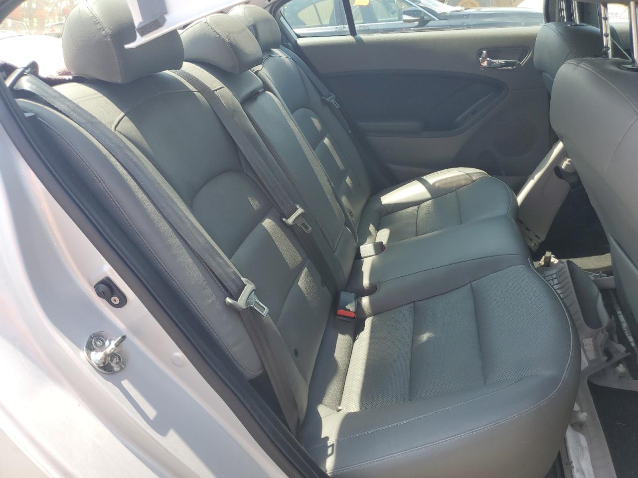 2018 Kia Forte Ex VIN: 3KPFL4A83JE235045 Lot: 64892534