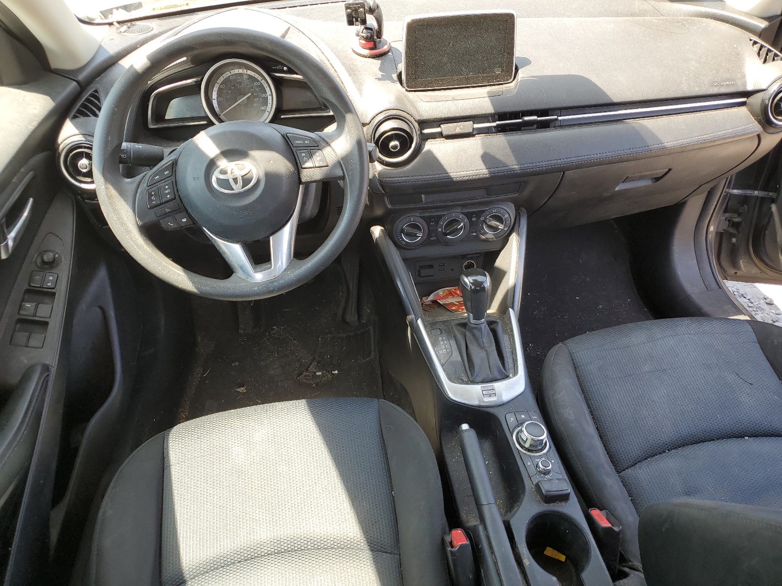 2018 Toyota Yaris Ia vin: 3MYDLBYVXJY303624