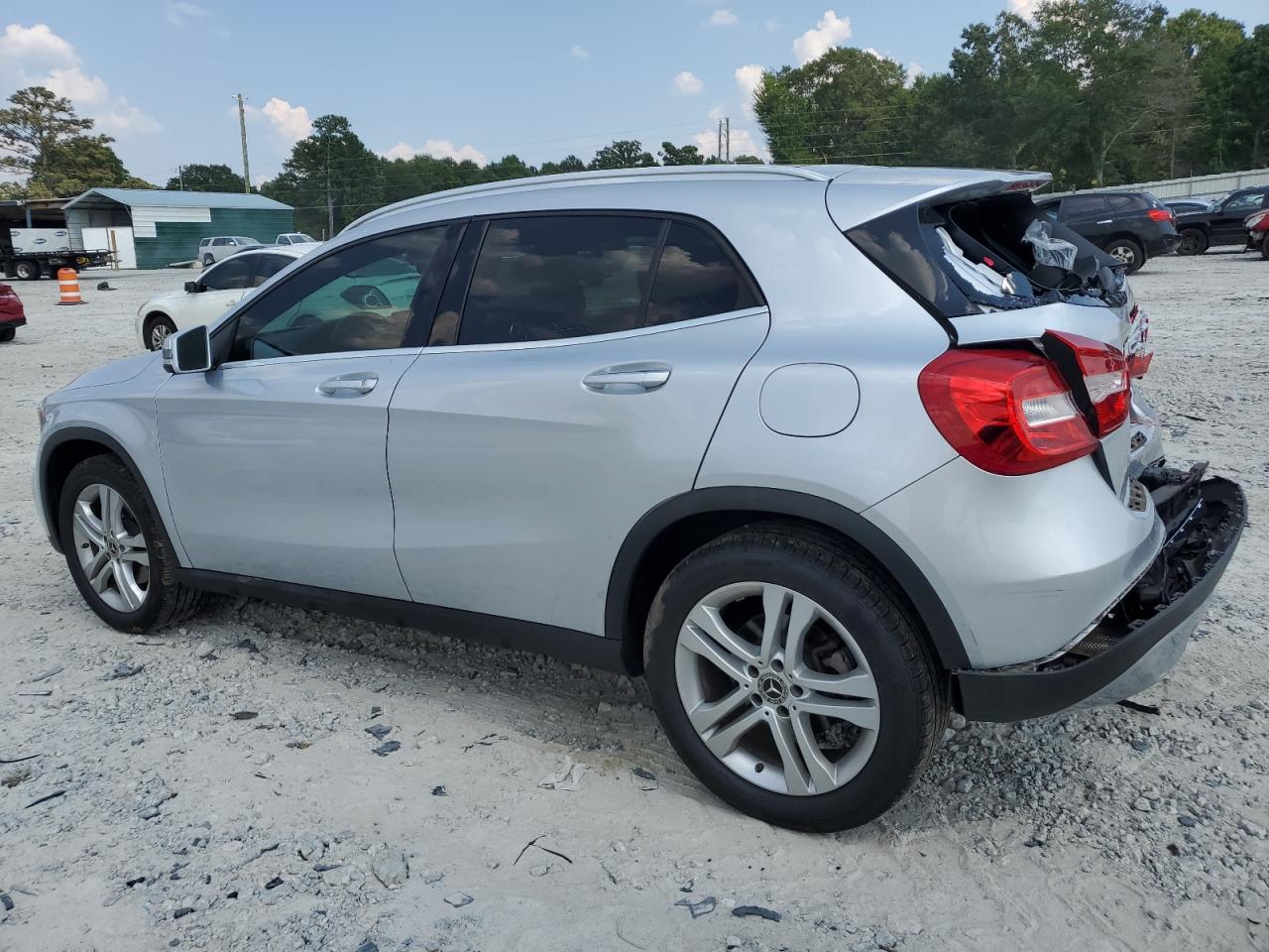 WDCTG4EB8KU015099 2019 MERCEDES-BENZ GLA CLASS - Image 2