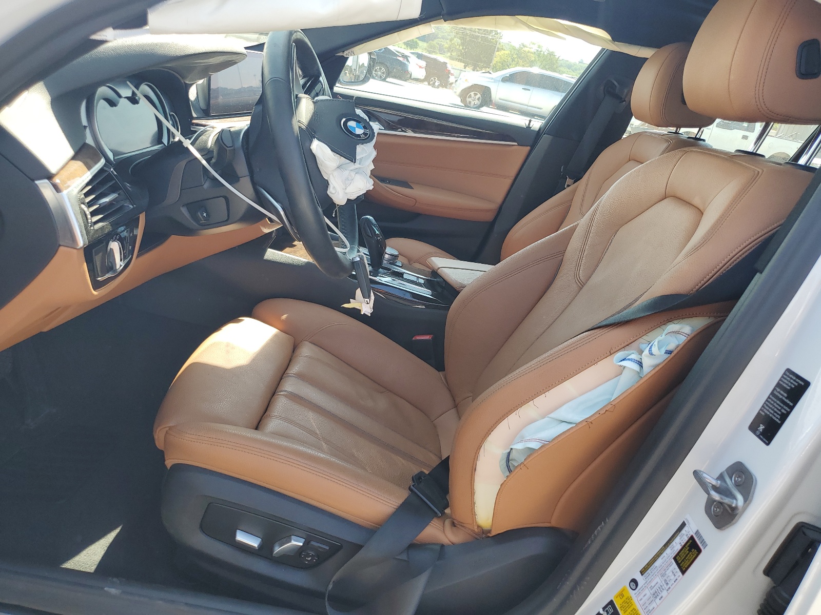 WBAJE7C58KG892608 2019 BMW 540 Xi