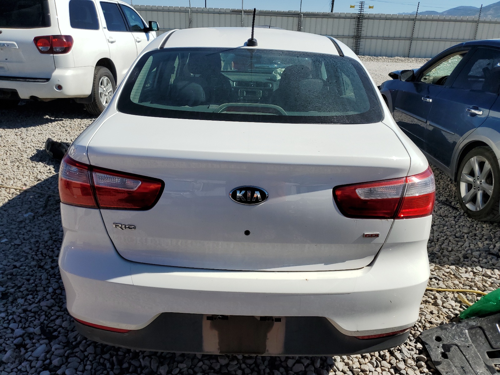 KNADM4A38H6072611 2017 Kia Rio Lx