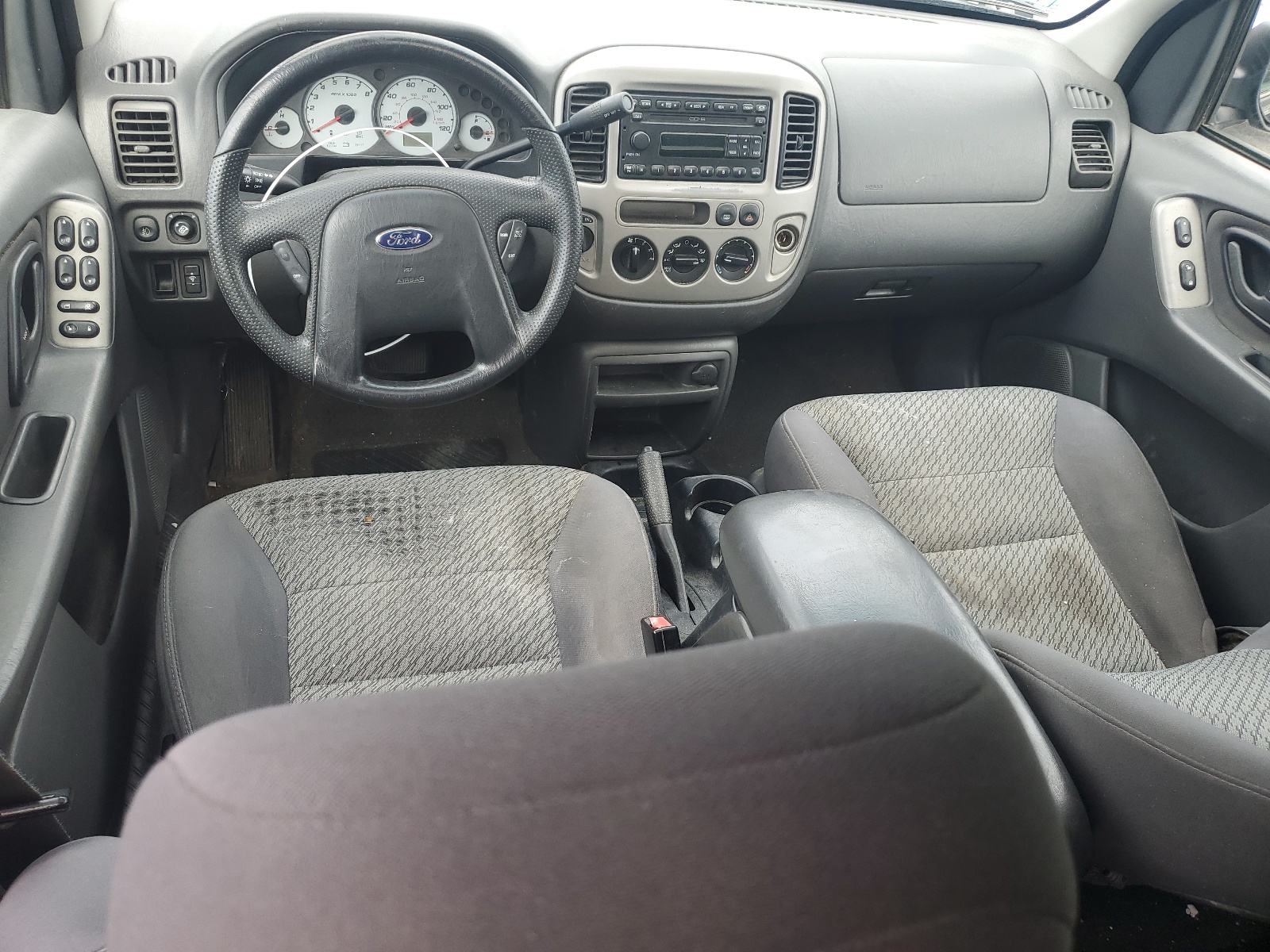 1FMCU93104KB08117 2004 Ford Escape Xlt