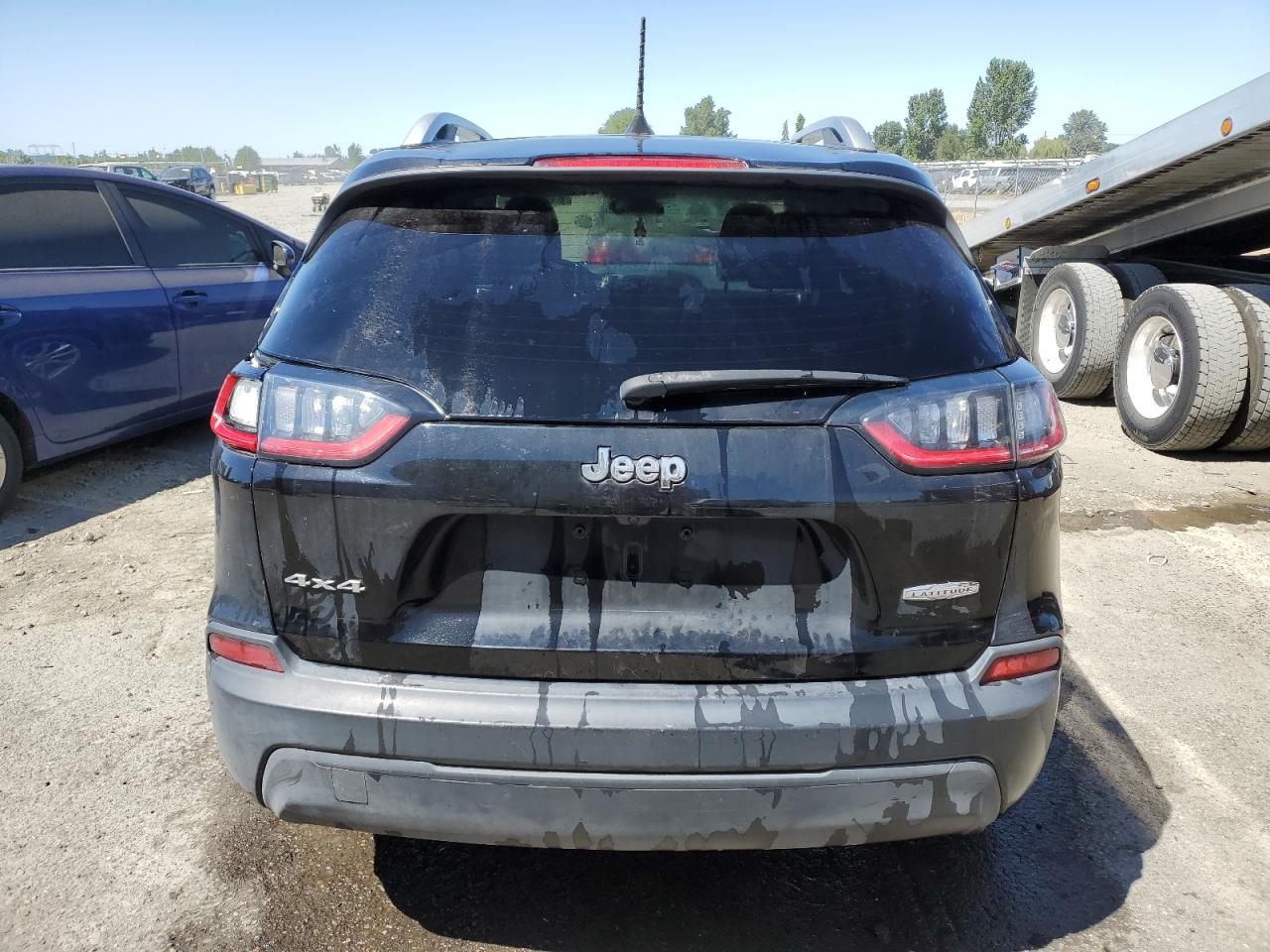 1C4PJMCB0KD124765 2019 Jeep Cherokee Latitude