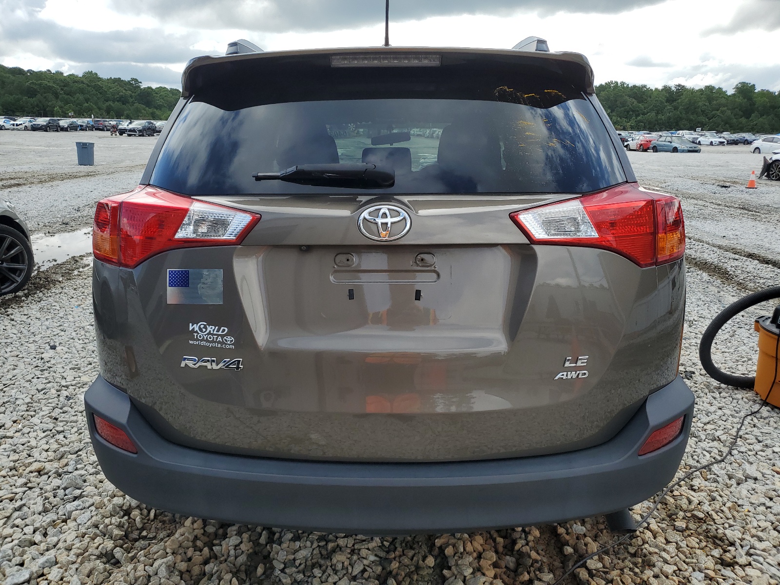 2T3BFREV7FW325071 2015 Toyota Rav4 Le