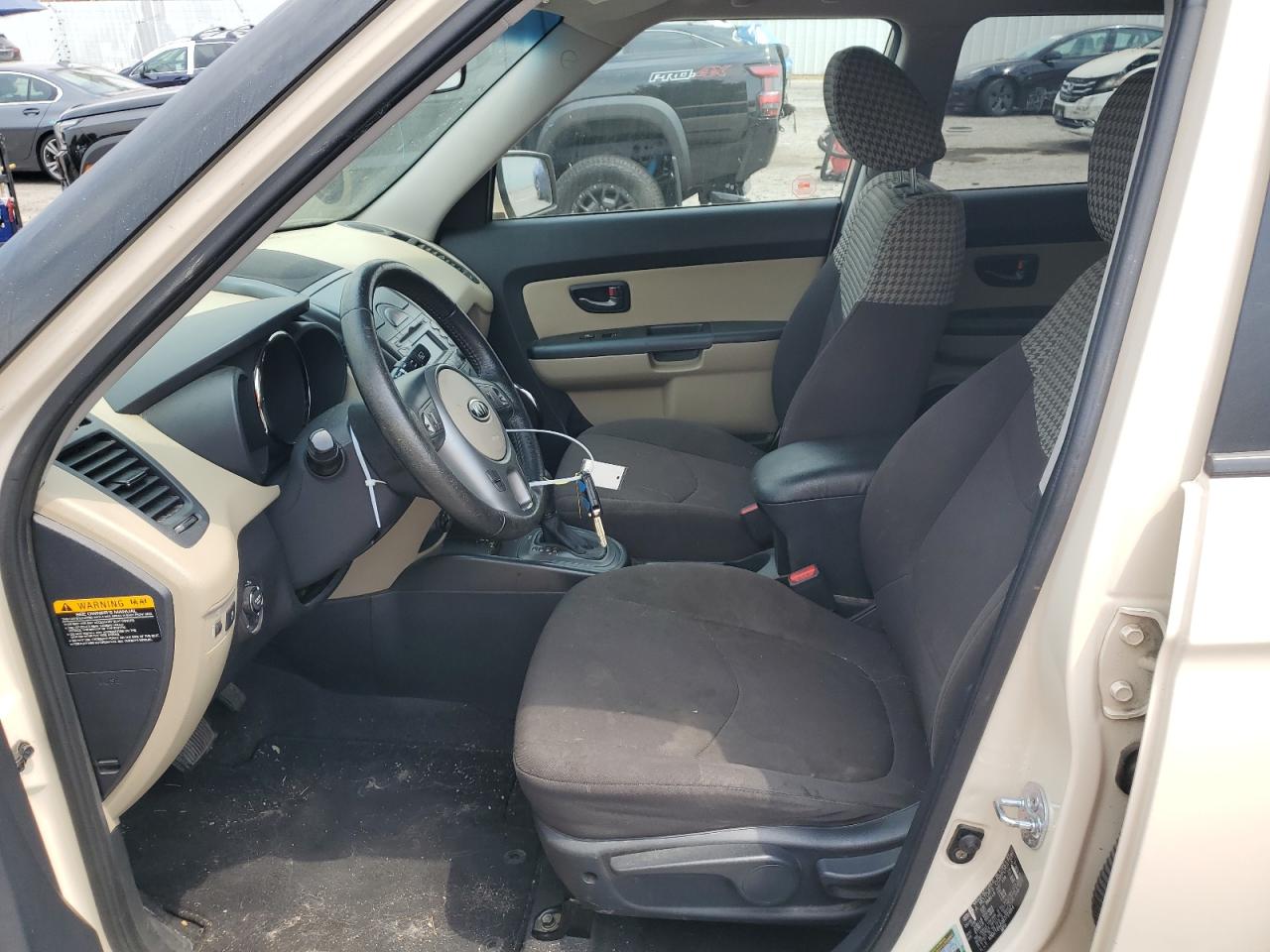 2011 Kia Soul + VIN: KNDJT2A20B7729164 Lot: 62721194