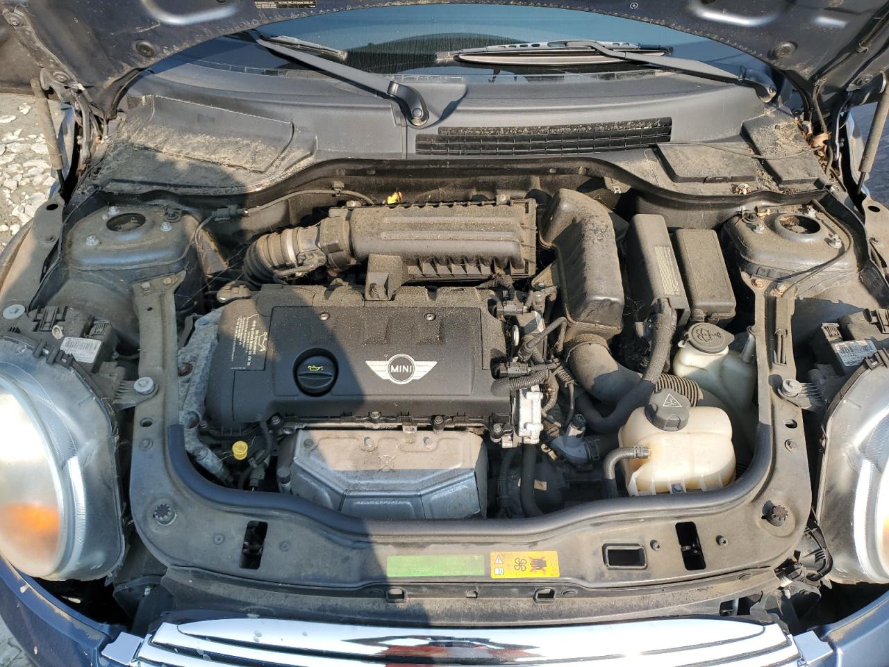 2011 Mini Cooper VIN: WMWSU3C56BT092784 Lot: 64875004