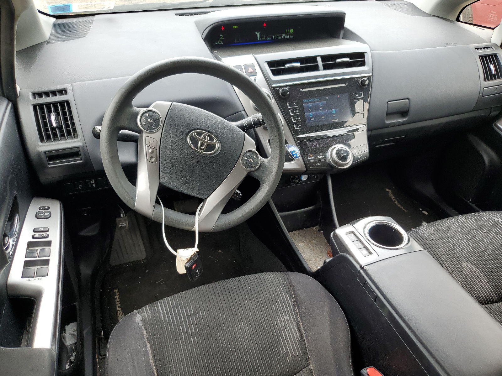 JTDZN3EUXGJ045960 2016 Toyota Prius V