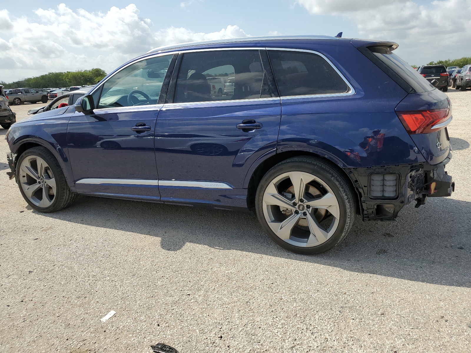 WA1VXAF77MD033176 2021 Audi Q7 Prestige