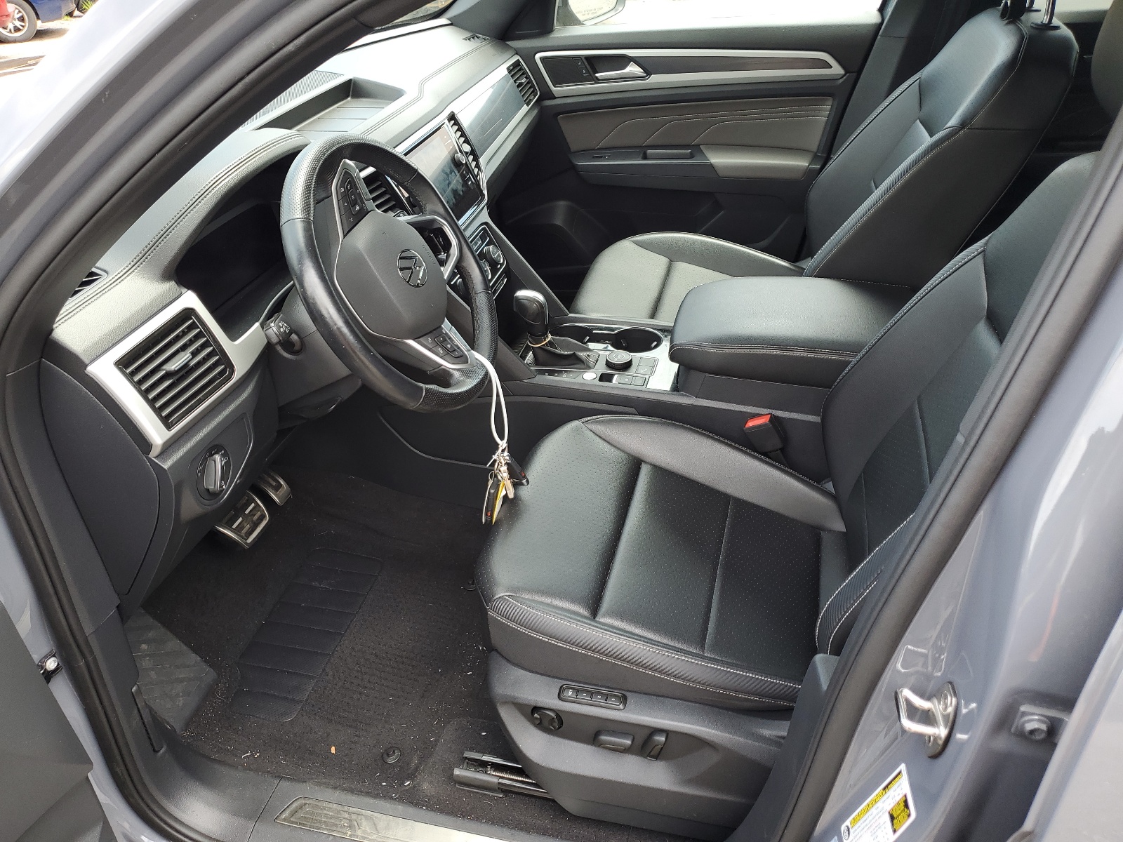 1V2SE2CA3MC235554 2021 Volkswagen Atlas Cross Sport Sel R-Line