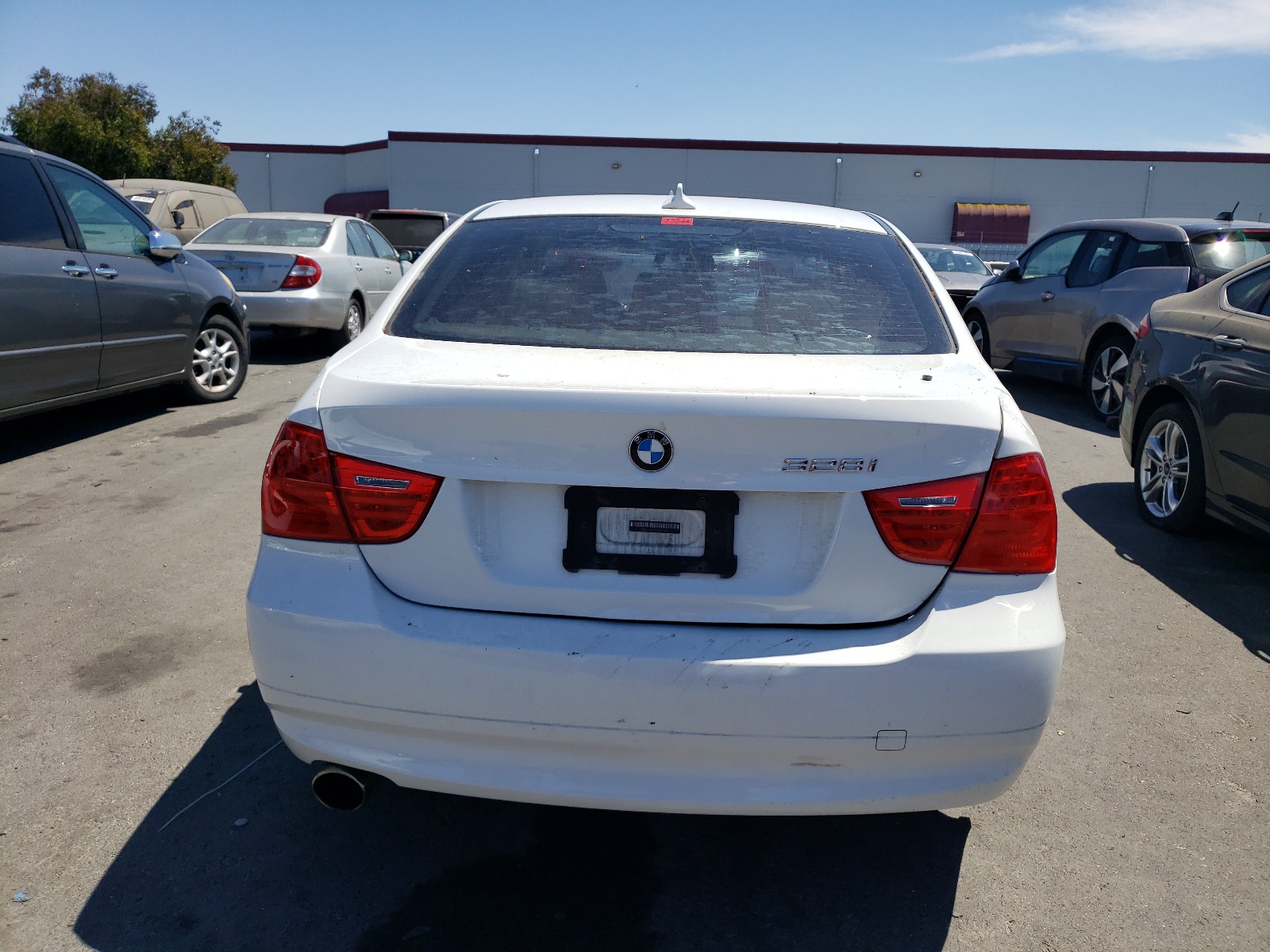 WBAPK7C52BA971813 2011 BMW 328 Xi