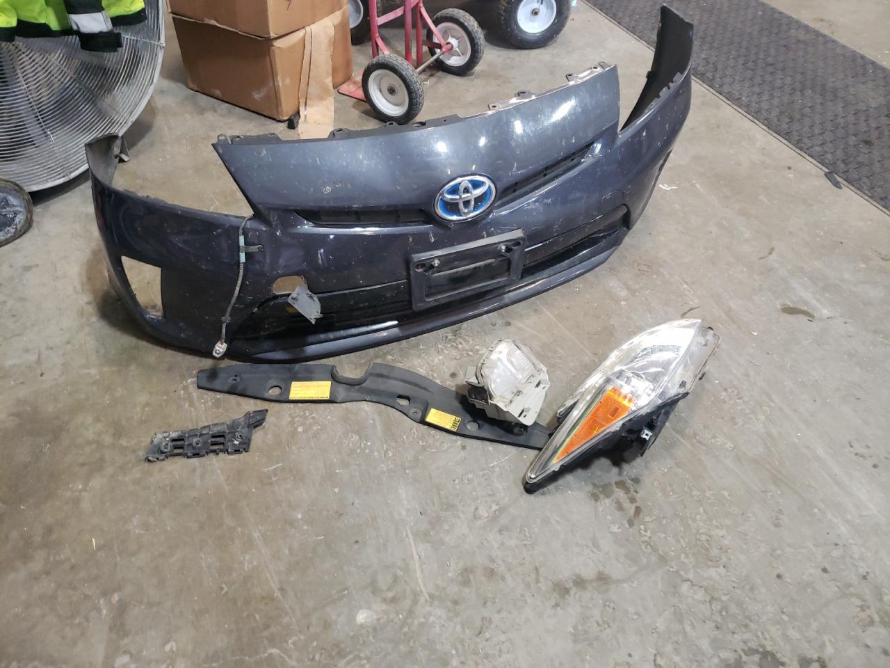 2014 Toyota Prius - Image 12