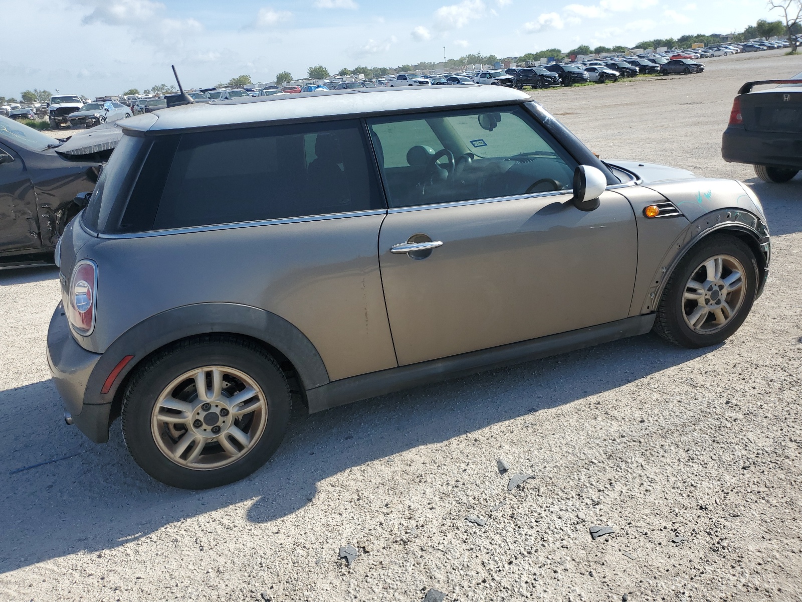 WMWSU3C55BT251875 2011 Mini Cooper