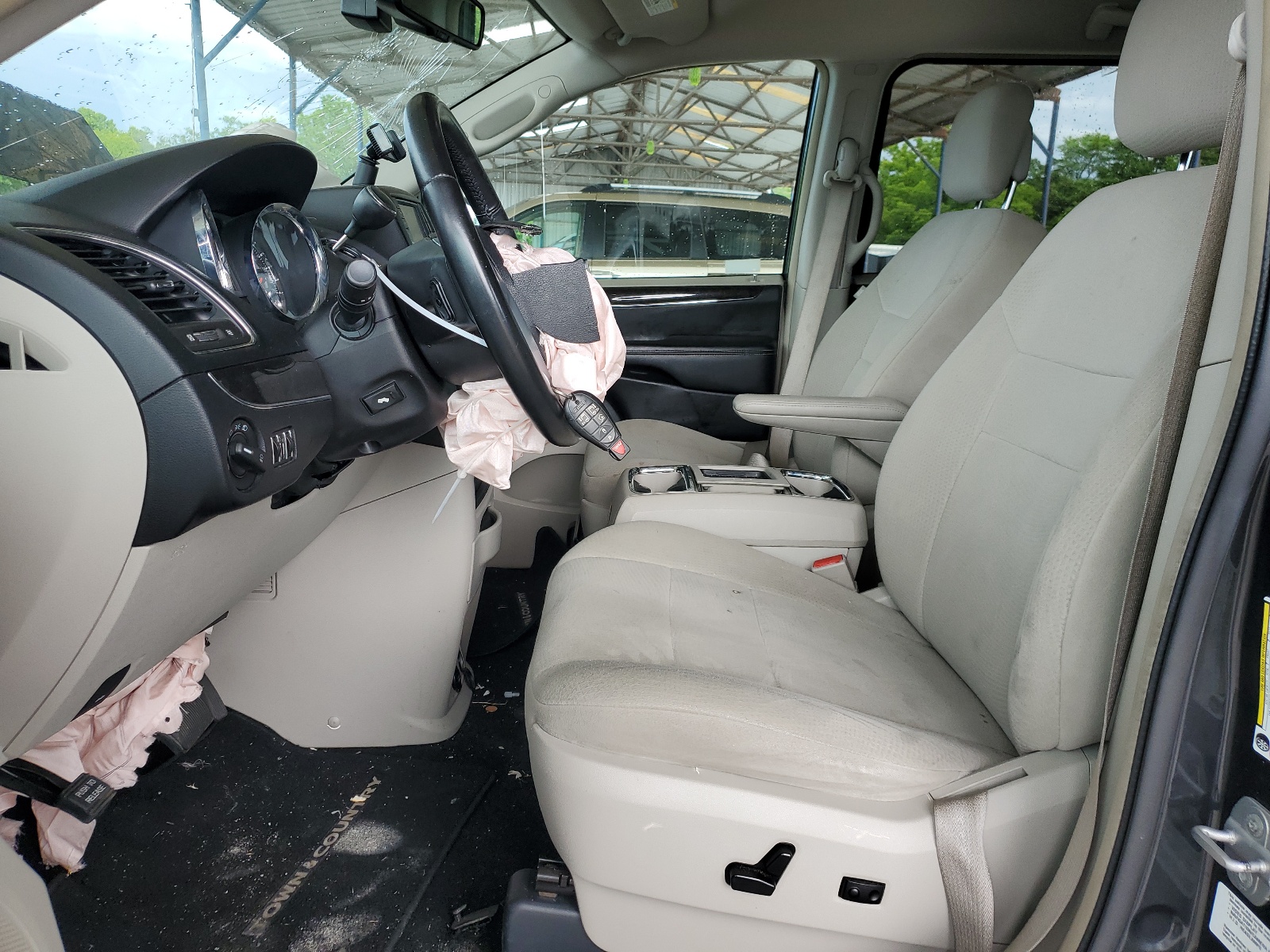 2A4RR5DG6BR702067 2011 Chrysler Town & Country Touring