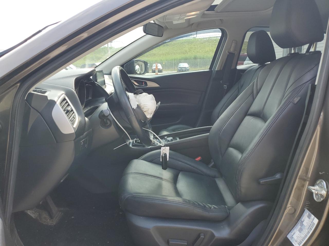 2018 Mazda 3 Touring VIN: 3MZBN1L32JM175044 Lot: 64966634