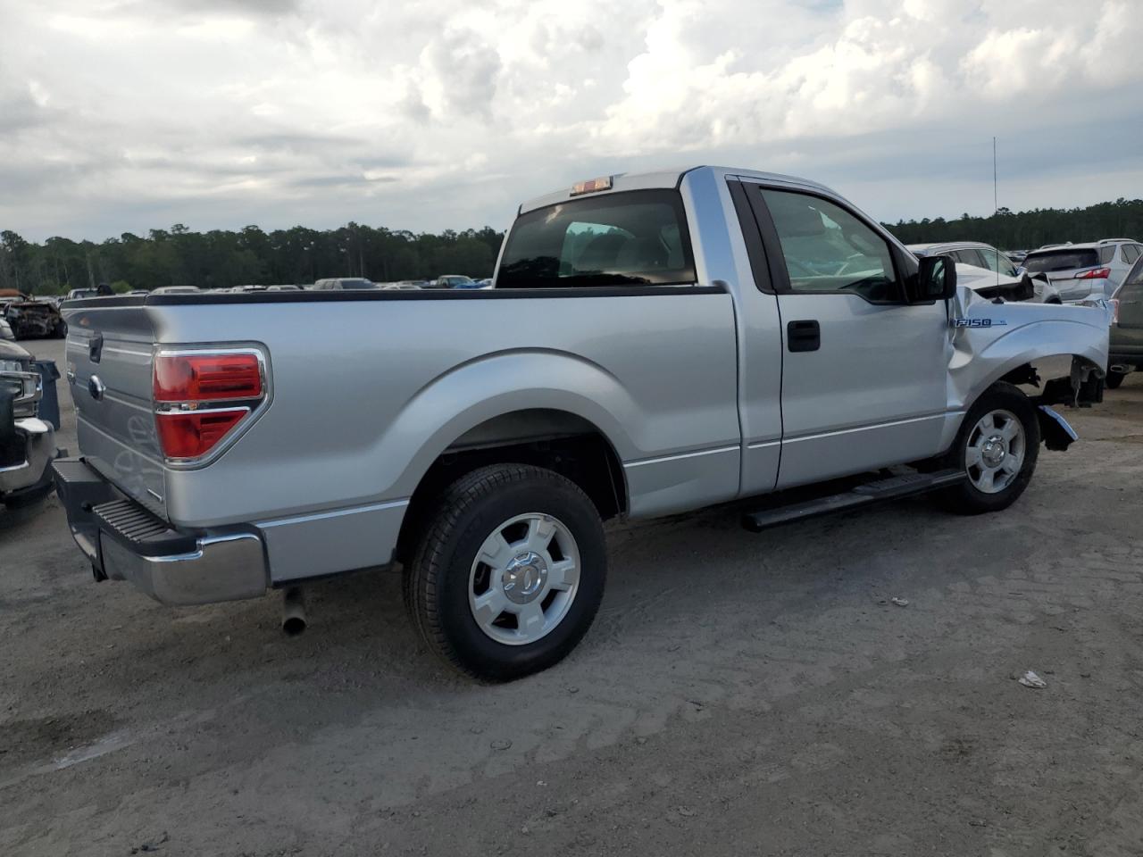 2013 Ford F150 VIN: 1FTMF1CM2DFB72411 Lot: 62204144