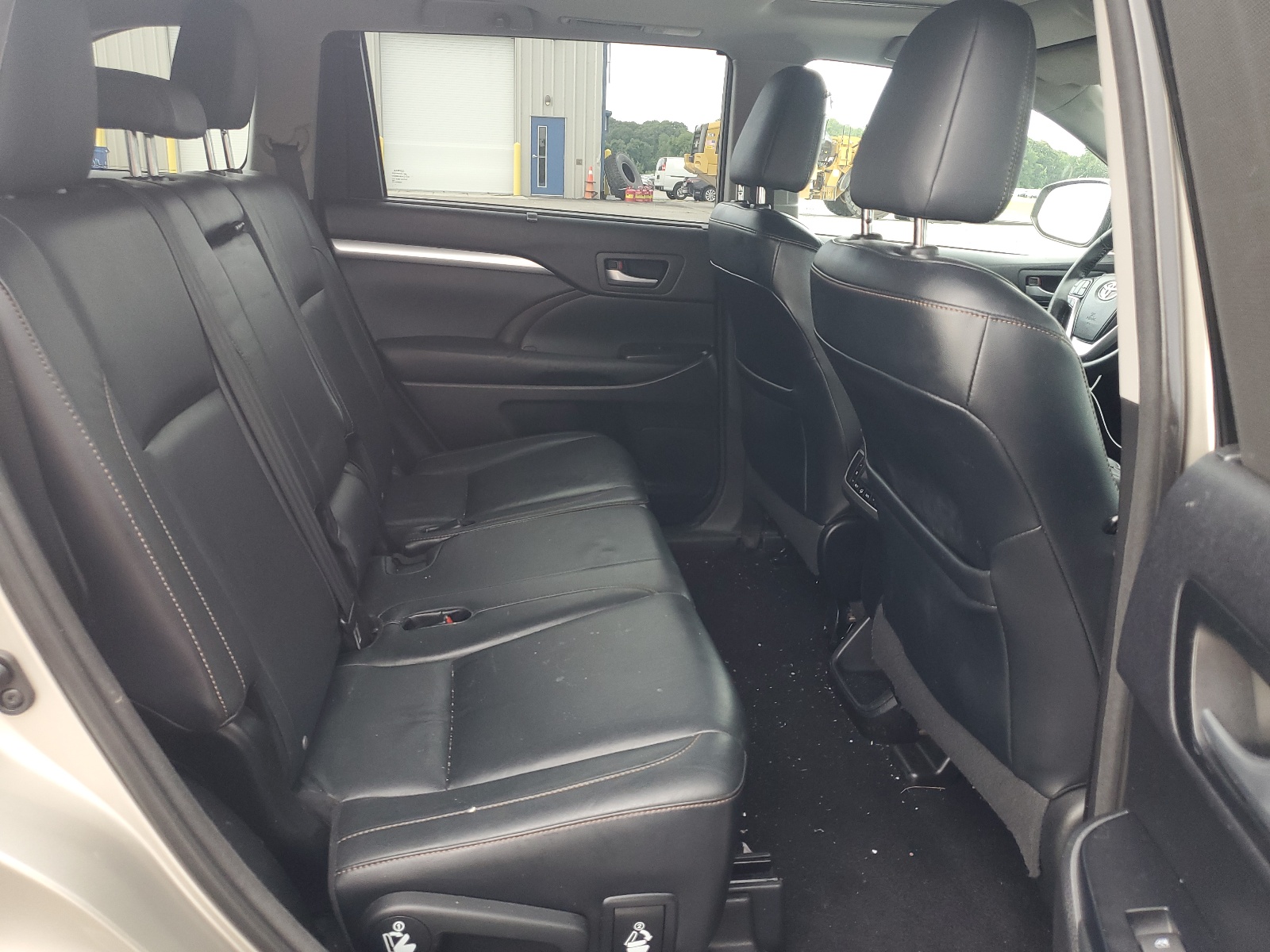 5TDJKRFH8FS081965 2015 Toyota Highlander Xle