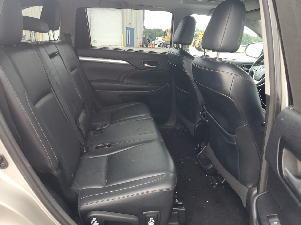 2015 Toyota Highlander Xle VIN: 5TDJKRFH8FS081965 Lot: 63538644