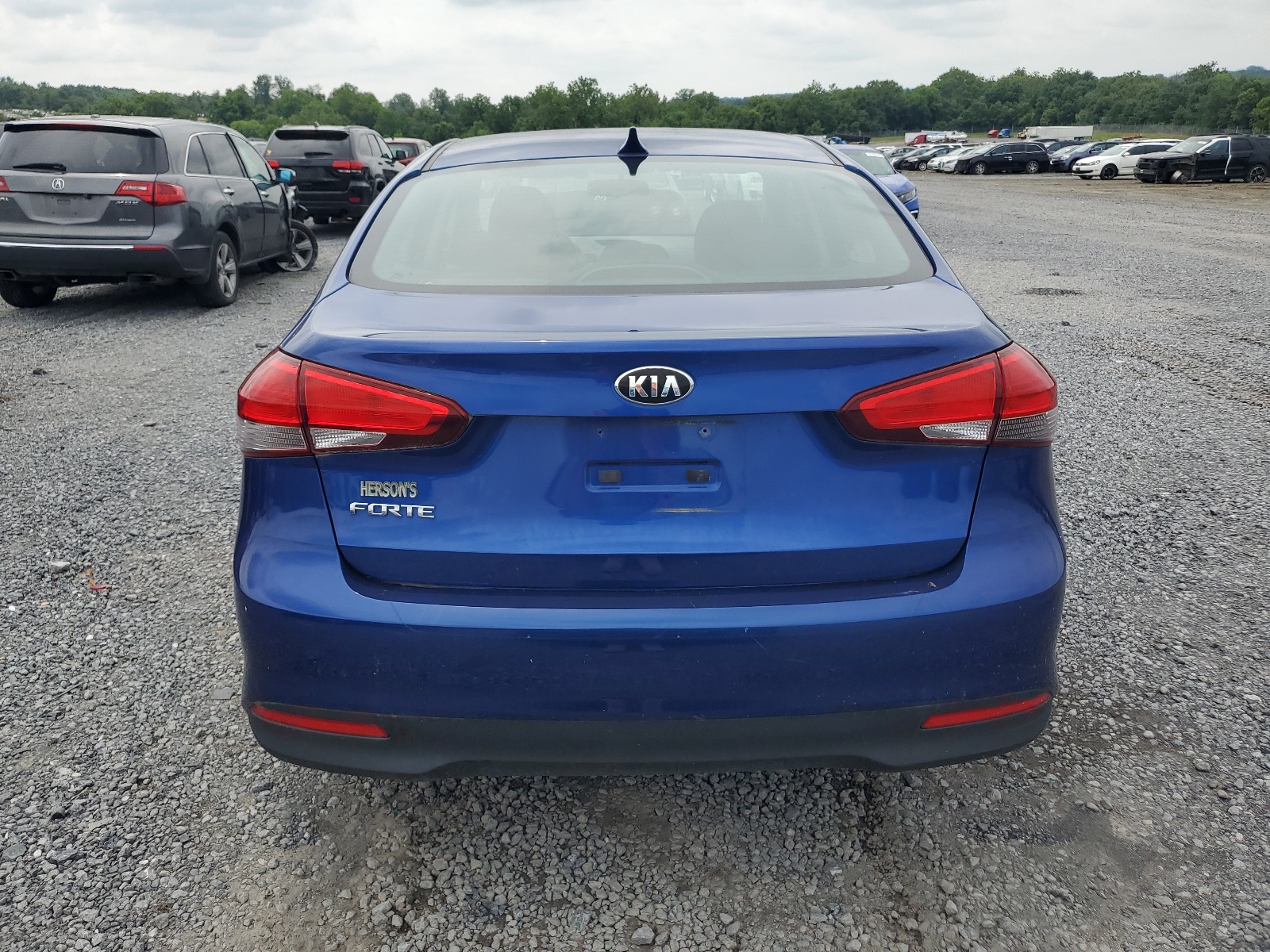 3KPFK4A73HE110180 2017 Kia Forte Lx