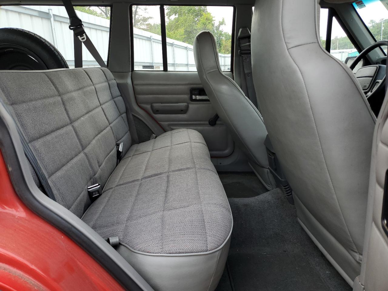 1995 Jeep Cherokee Se VIN: 1J4FJ28S2SL640392 Lot: 64740114