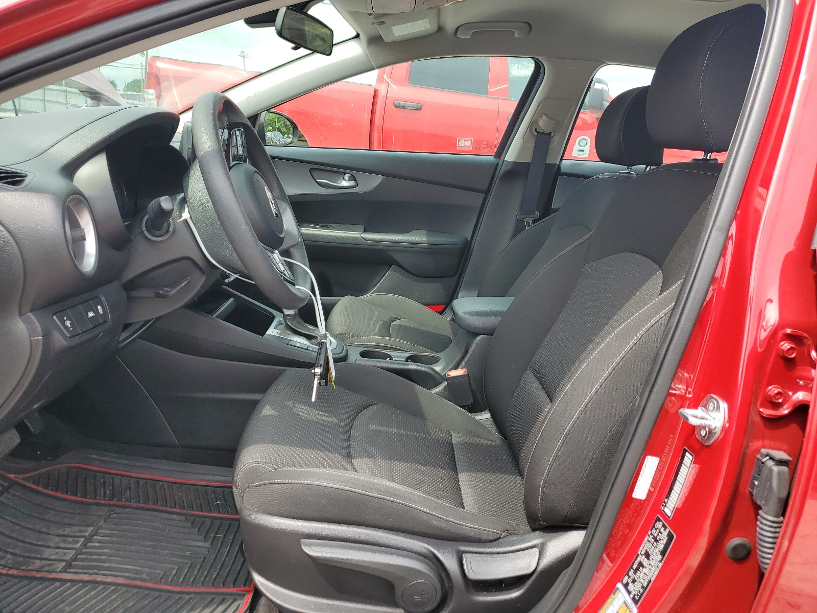 3KPF24AD8ME332732 2021 Kia Forte Fe