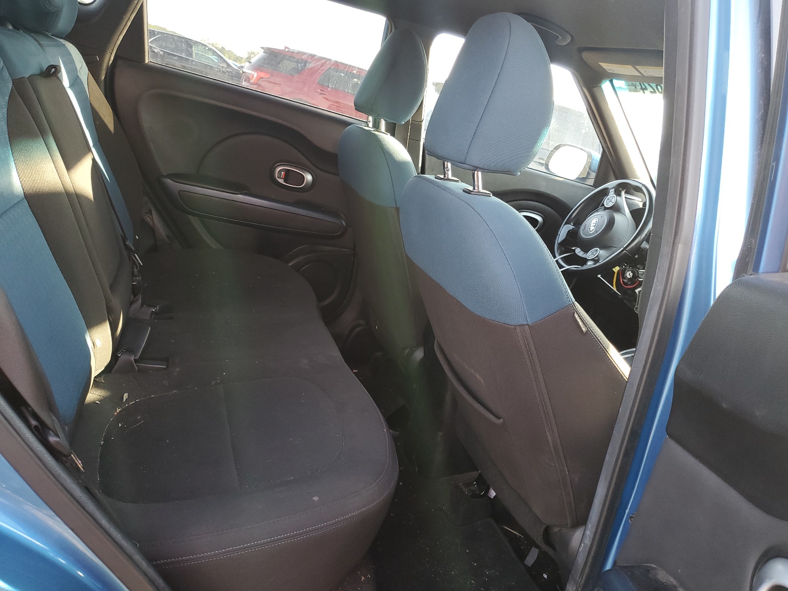 KNDJP3A51F7160142 2015 Kia Soul +