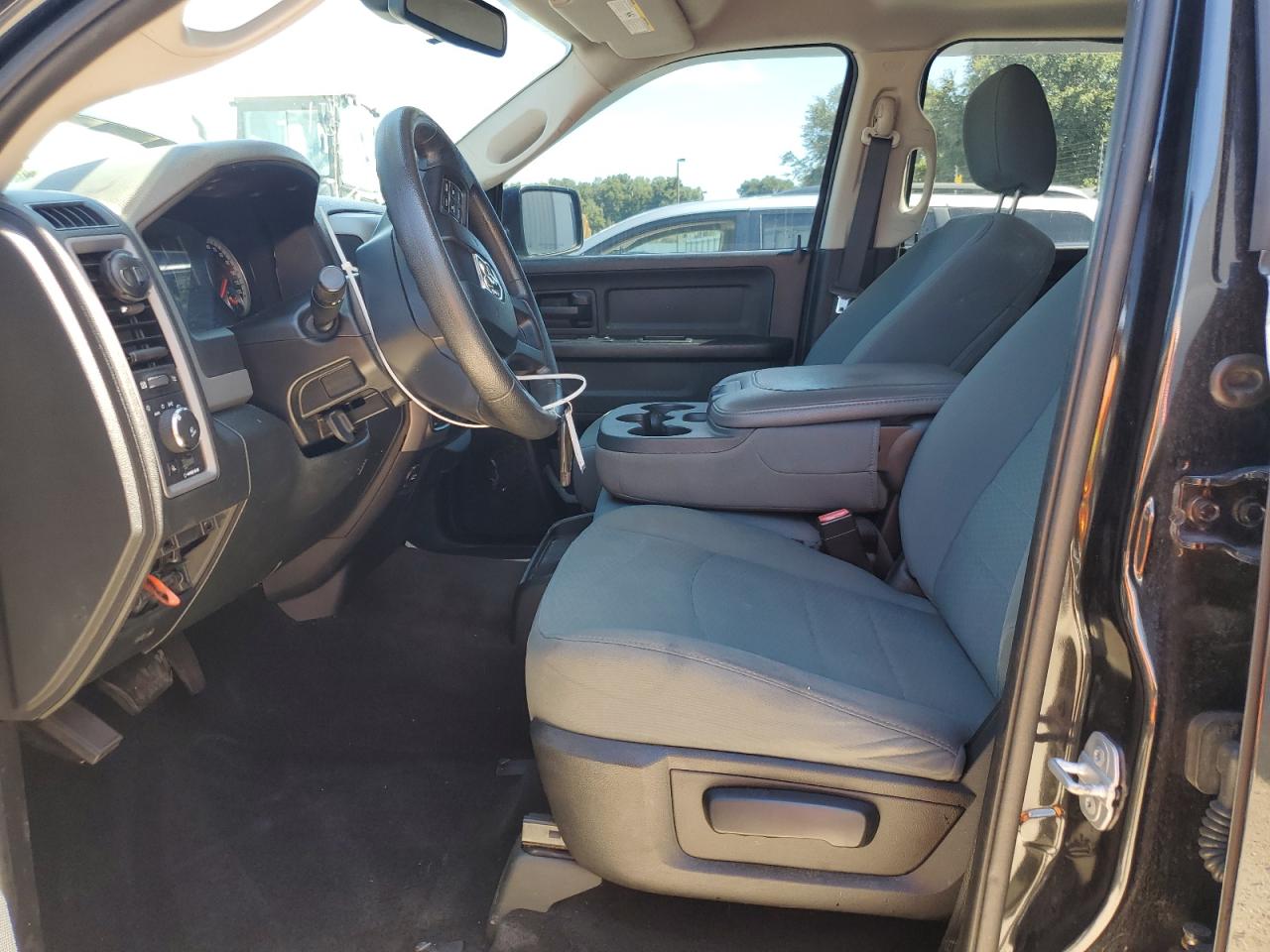 2015 Ram 1500 St VIN: 1C6RR7KT4FS635904 Lot: 62440574