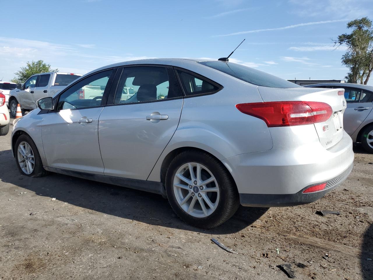 1FADP3F2XHL320210 2017 FORD FOCUS - Image 2