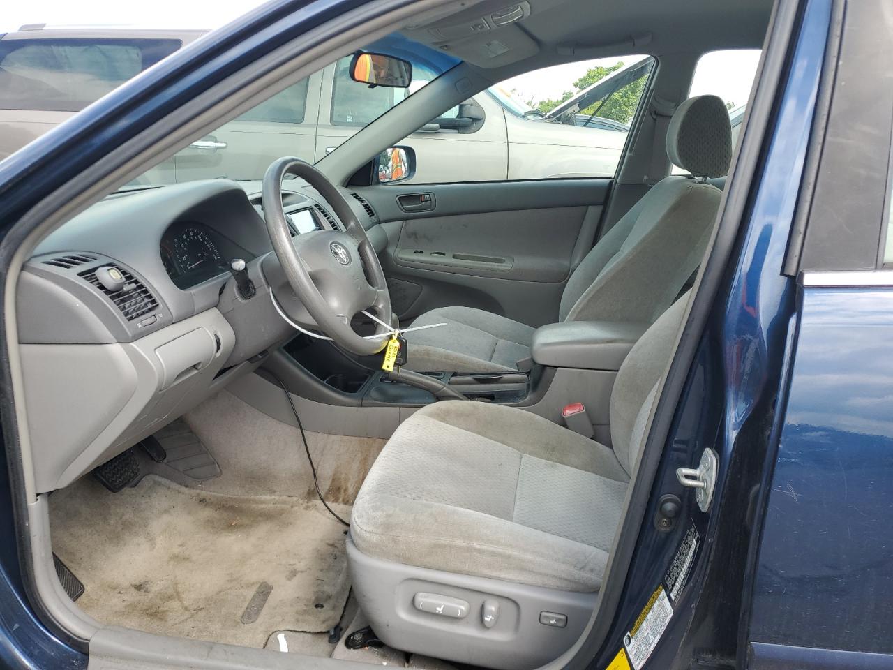 2004 Toyota Camry Le VIN: 4T1BF30K34U075599 Lot: 63919854