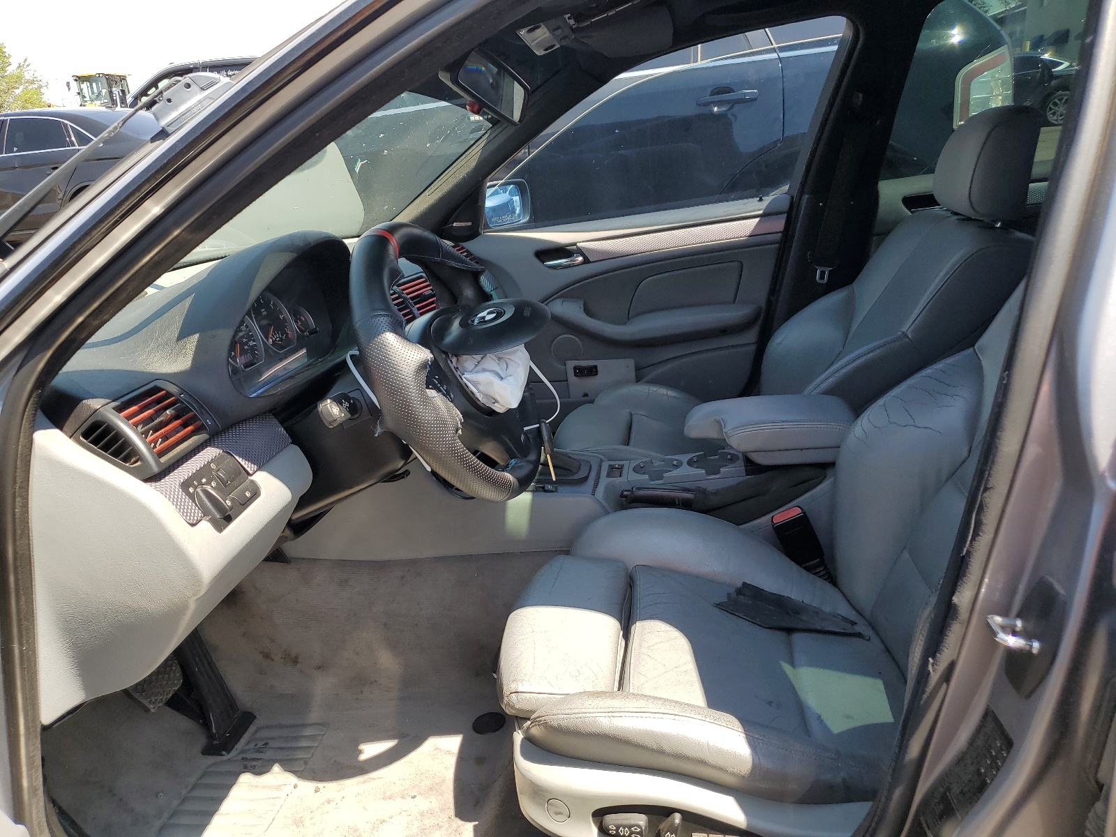 WBAEV53434KM34682 2004 BMW 330 I