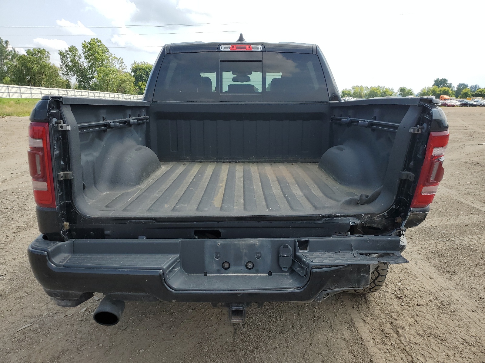 1C6SRFJT0KN925661 2019 Ram 1500 Laramie