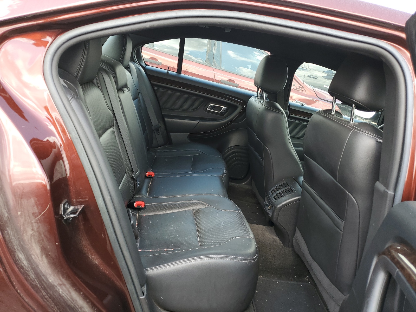 1FAHP2F8XFG137735 2015 Ford Taurus Limited