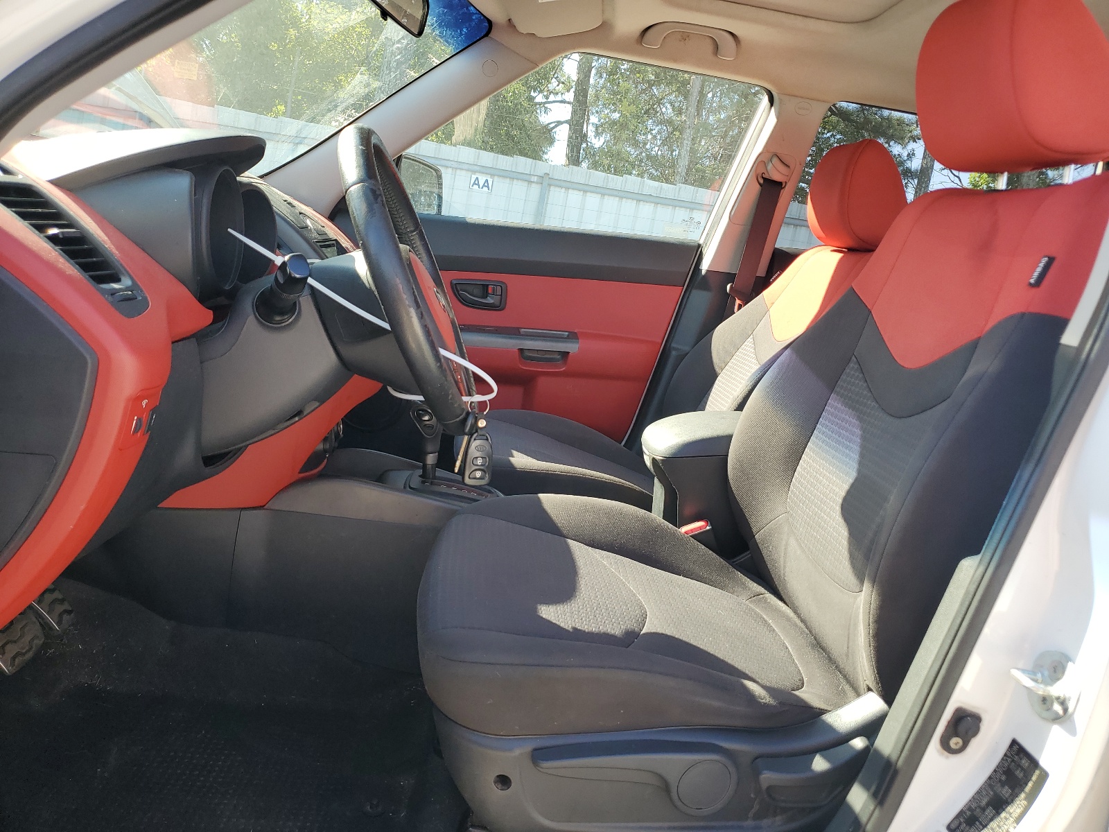 KNDJT2A28A7036275 2010 Kia Soul +