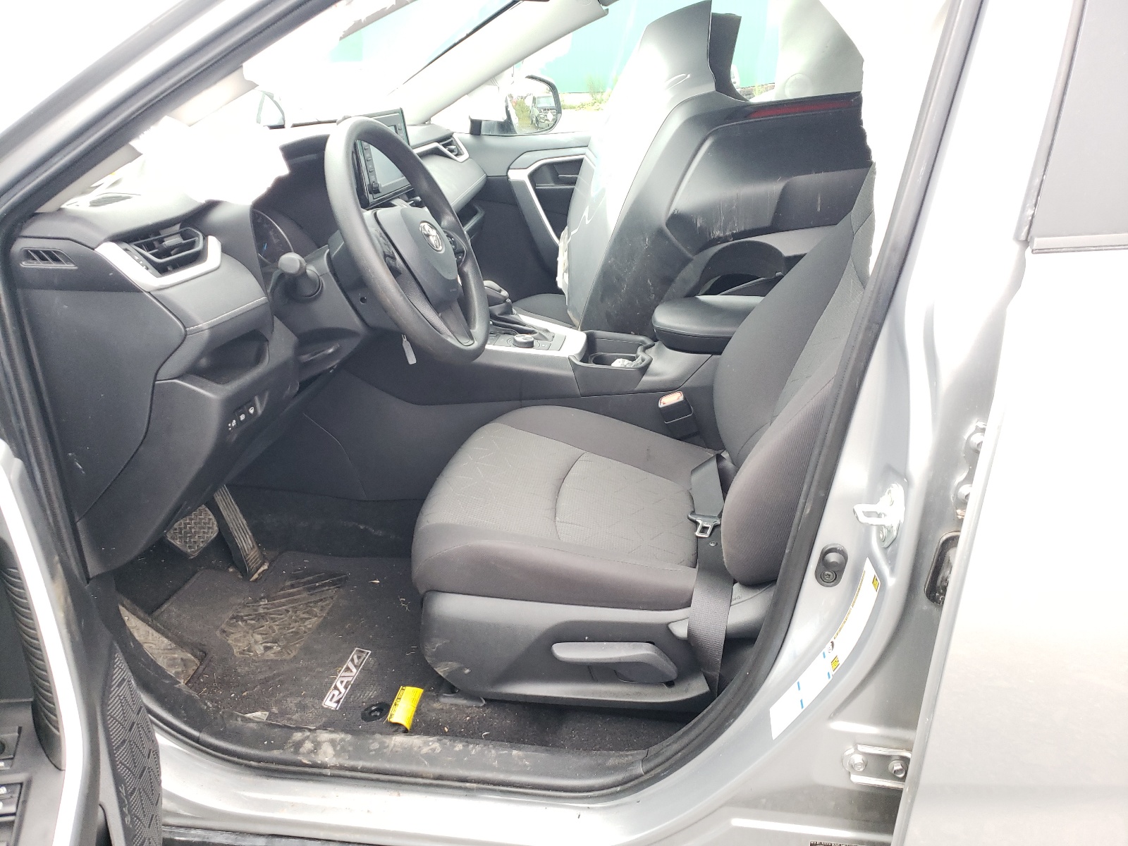 2T3BWRFV4MW116866 2021 Toyota Rav4 Le