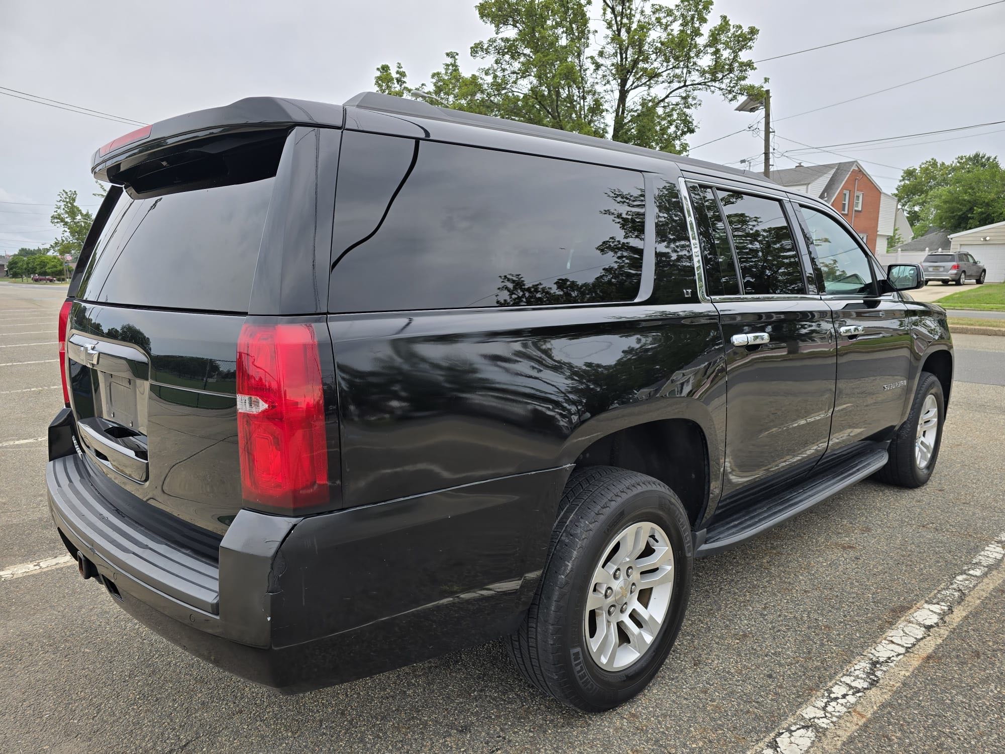 2018 Chevrolet Suburban K1500 Lt vin: 1GNSKHKC8JR251930