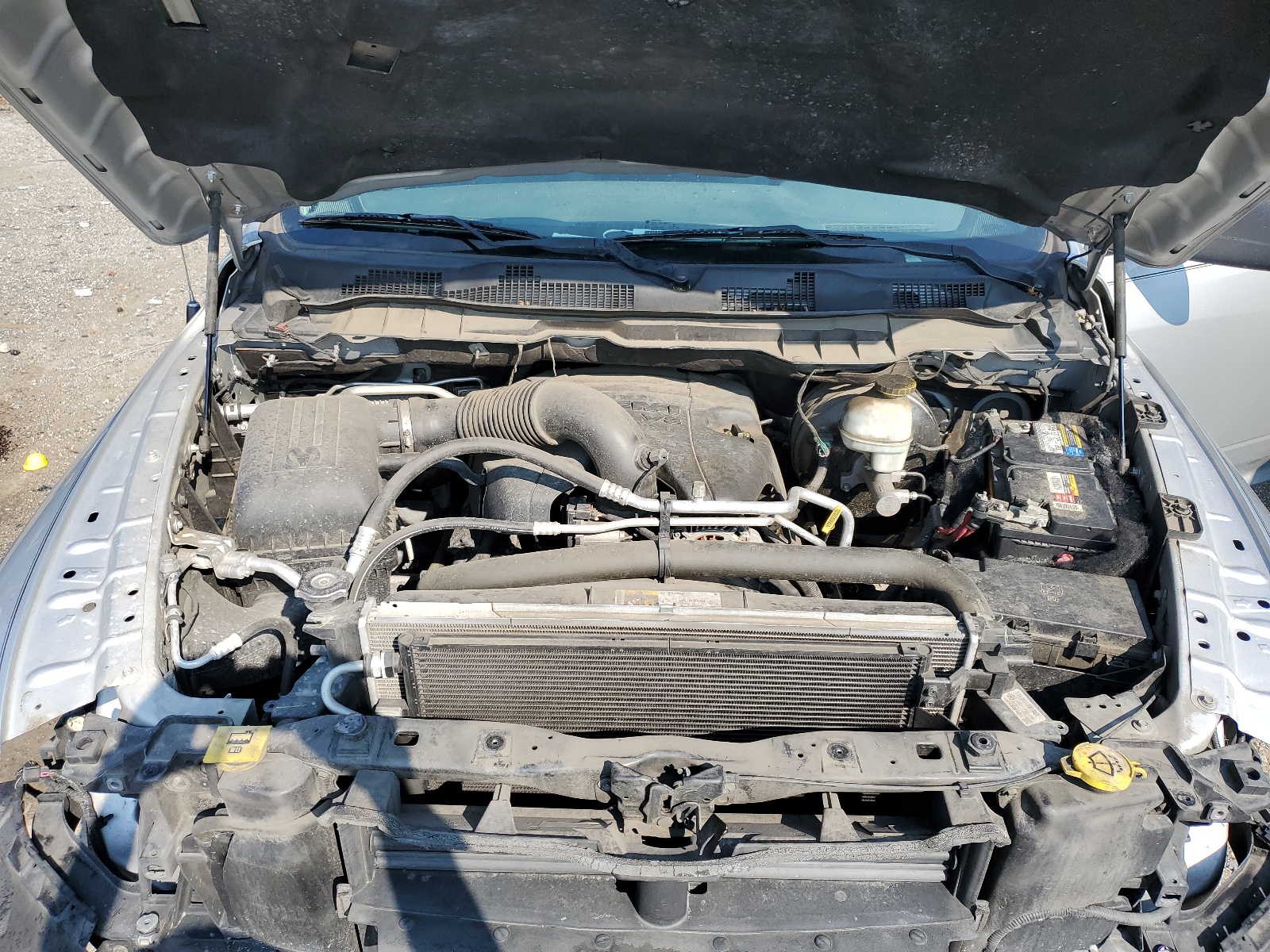 1C6RR6TT9HS695284 2017 Ram 1500 Slt