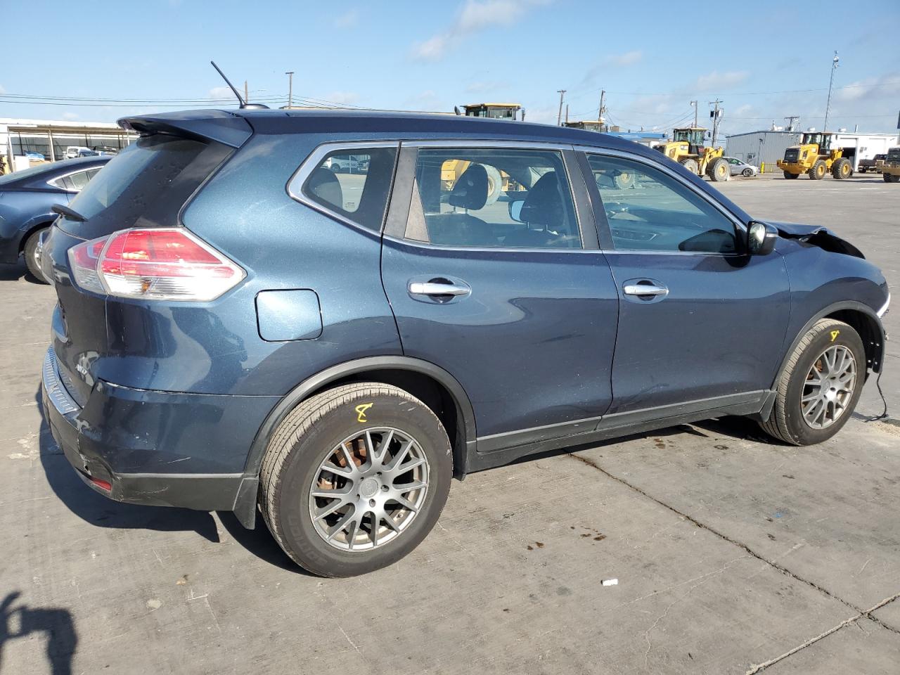 2015 Nissan Rogue S VIN: KNMAT2MV8FP588775 Lot: 65467764