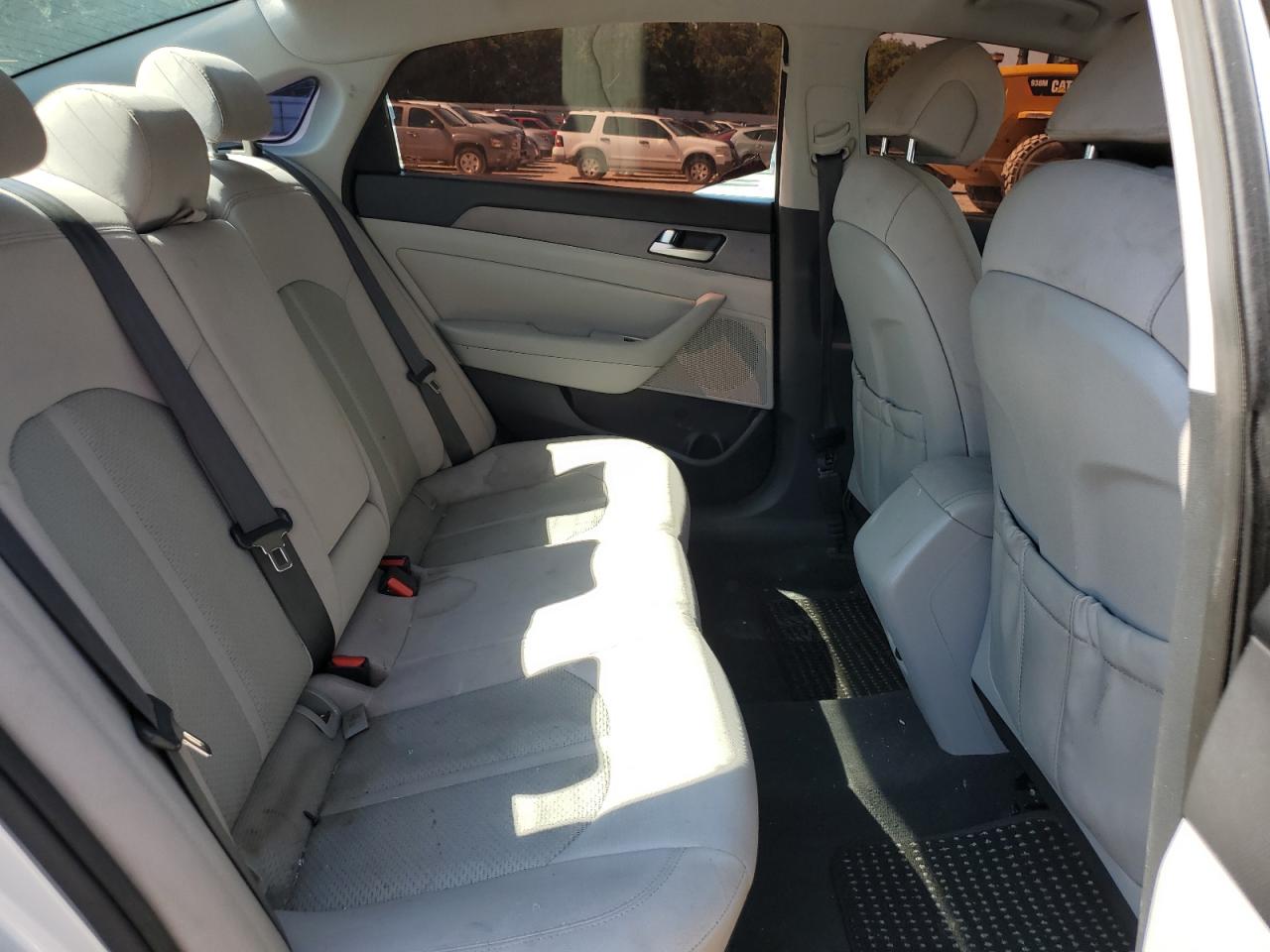 2015 Hyundai Sonata Se VIN: 5NPE24AF8FH205815 Lot: 64007384