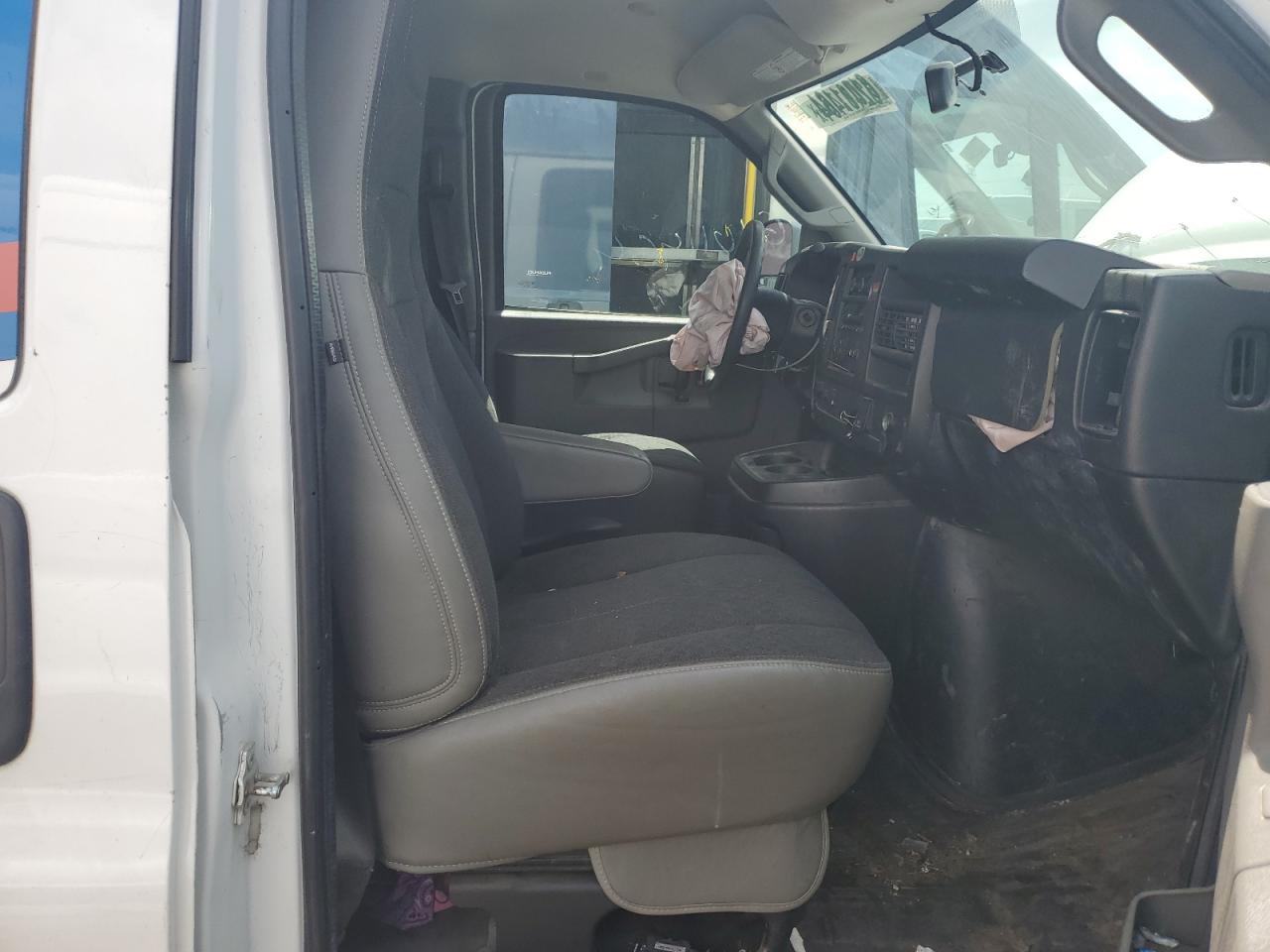 2019 Chevrolet Express G2500 VIN: 1GCWGAFG9K1320379 Lot: 62401184