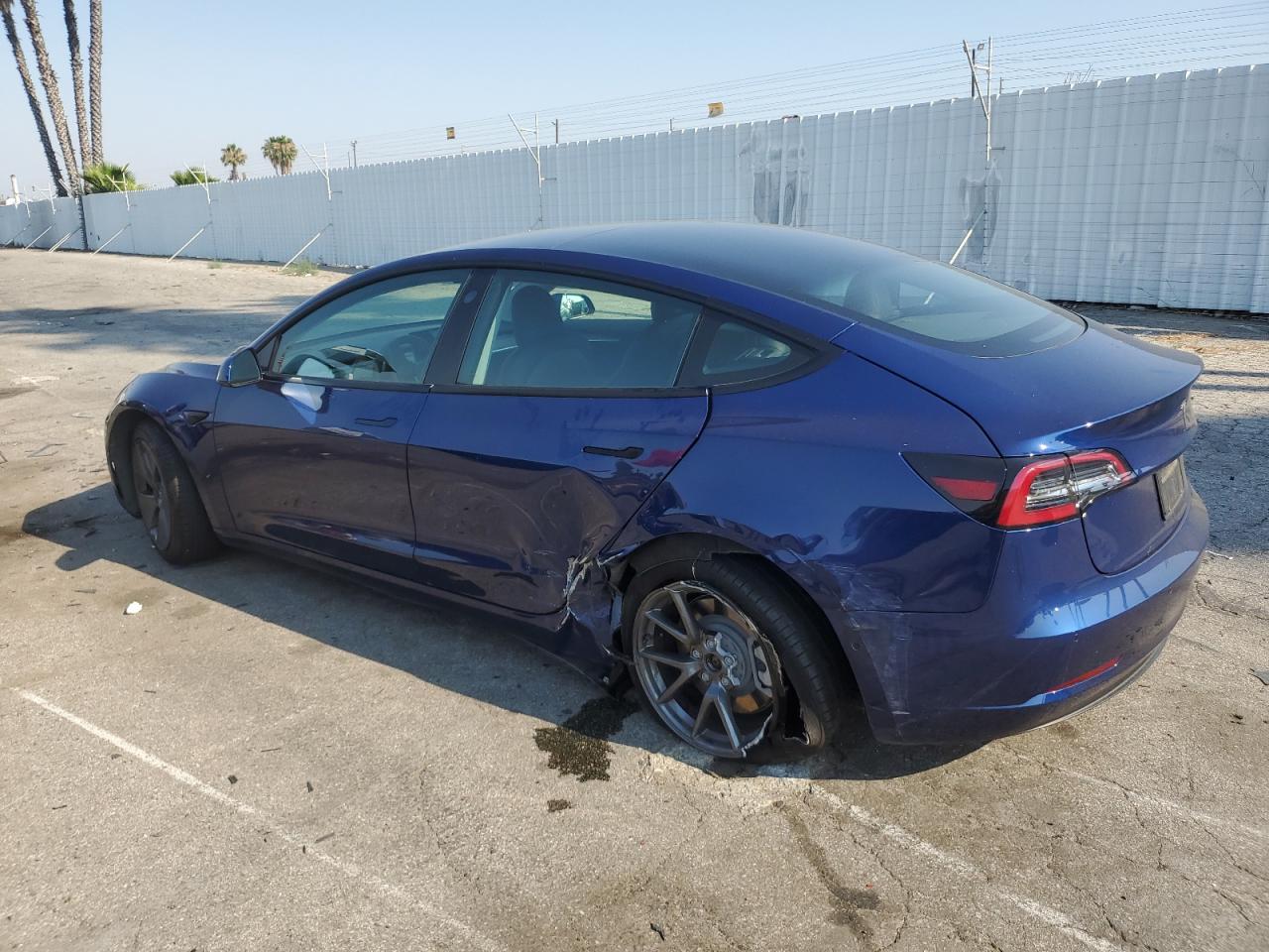 5YJ3E1EA2MF015810 2021 TESLA MODEL 3 - Image 2