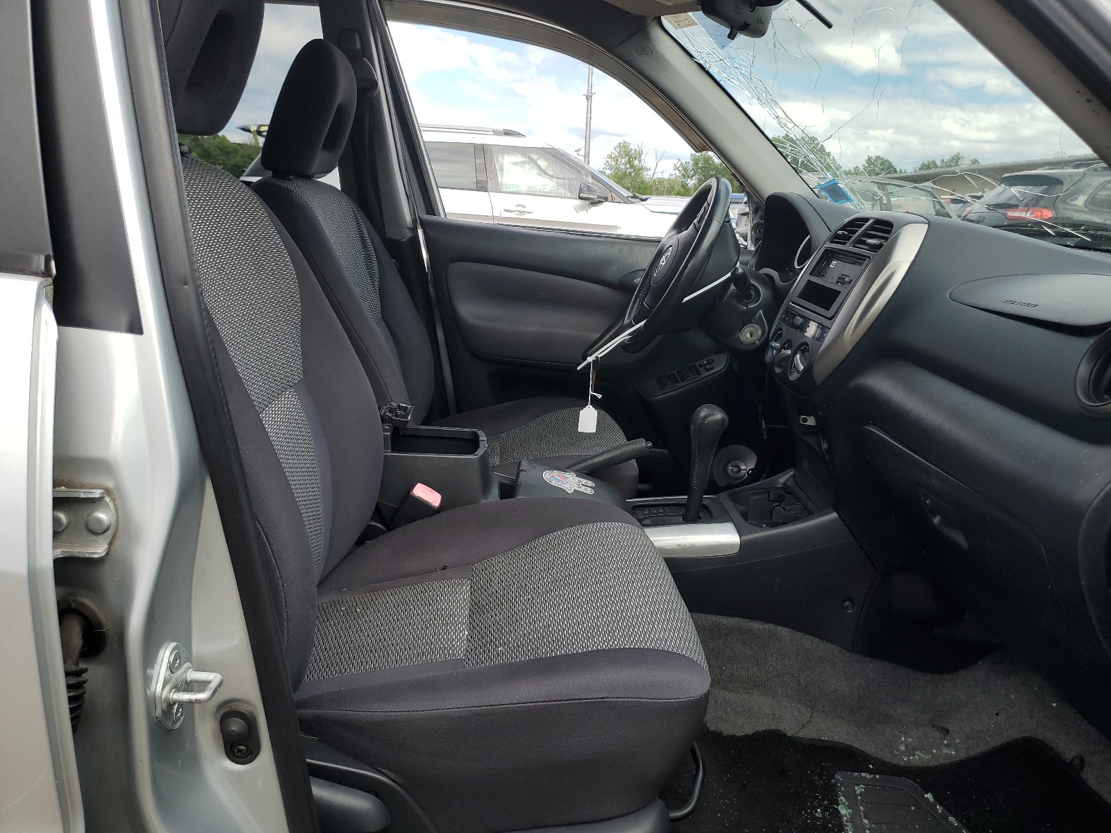 JTEHD20VX40013418 2004 Toyota Rav4