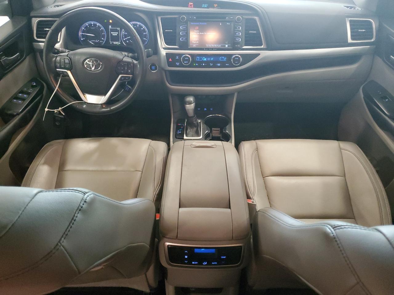 2018 Toyota Highlander Se VIN: 5TDJZRFH4JS542079 Lot: 63827044