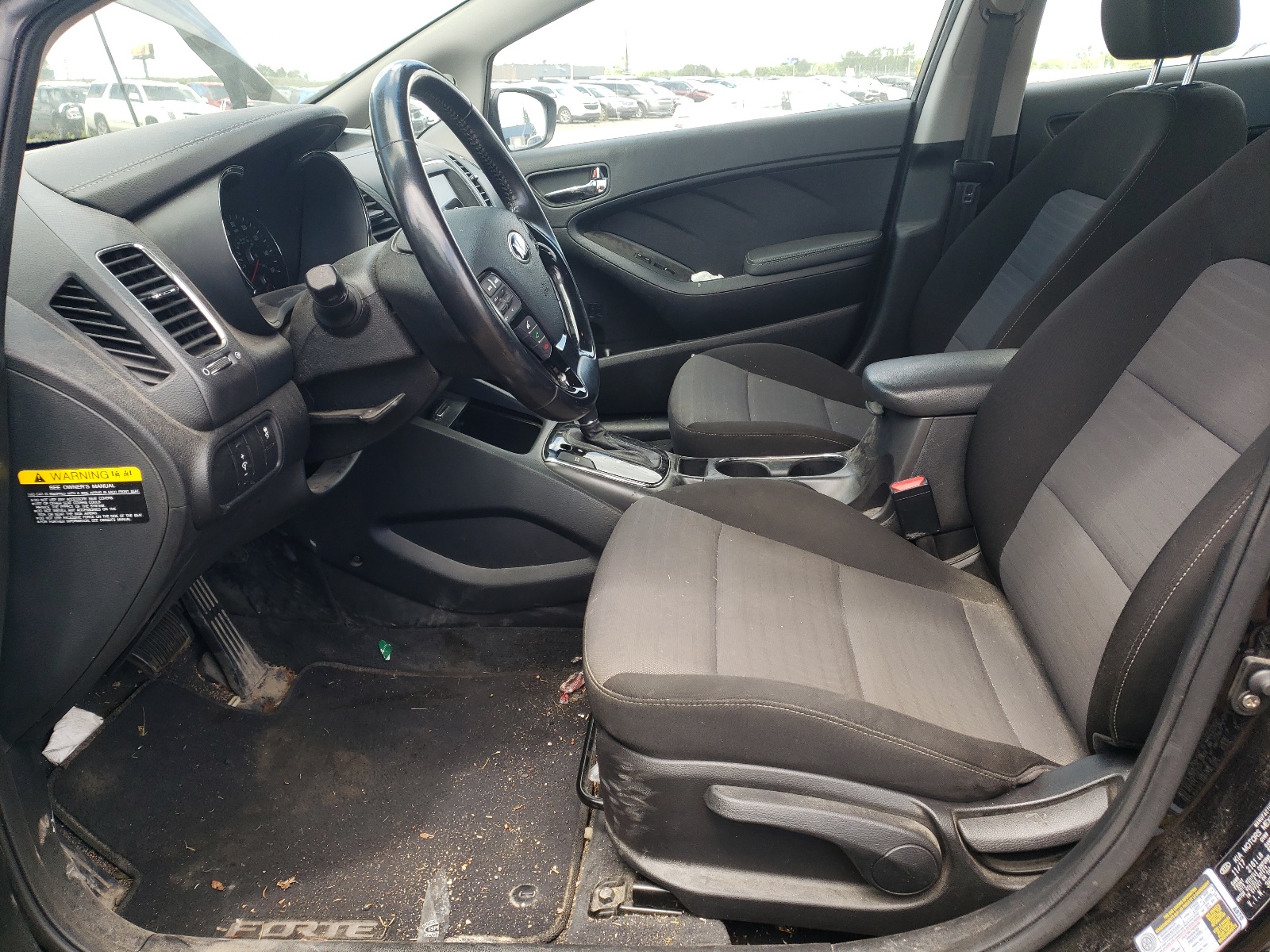 3KPFL4A73JE211061 2018 Kia Forte Lx