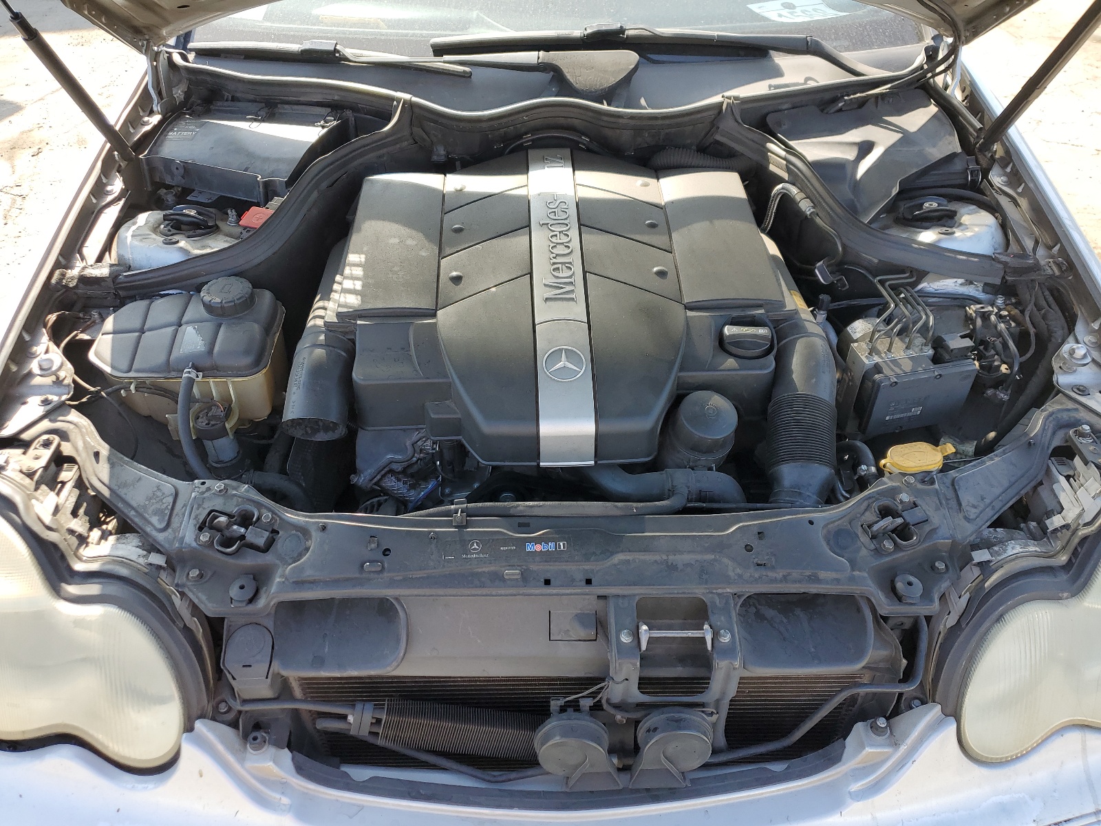 WDBRF61JX2F218221 2002 Mercedes-Benz C 240