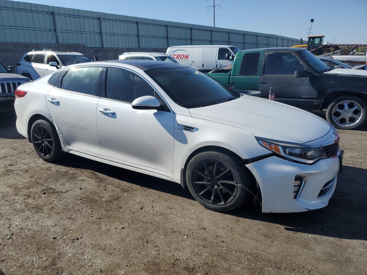 VIN 5XXGT4L34JG243992 2018 KIA OPTIMA no.4