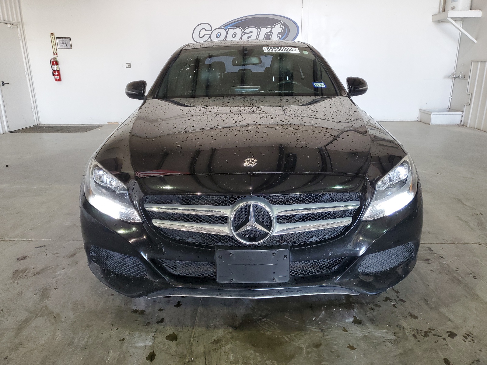 2018 Mercedes-Benz C 300 vin: WDDWF4JB9JR404806