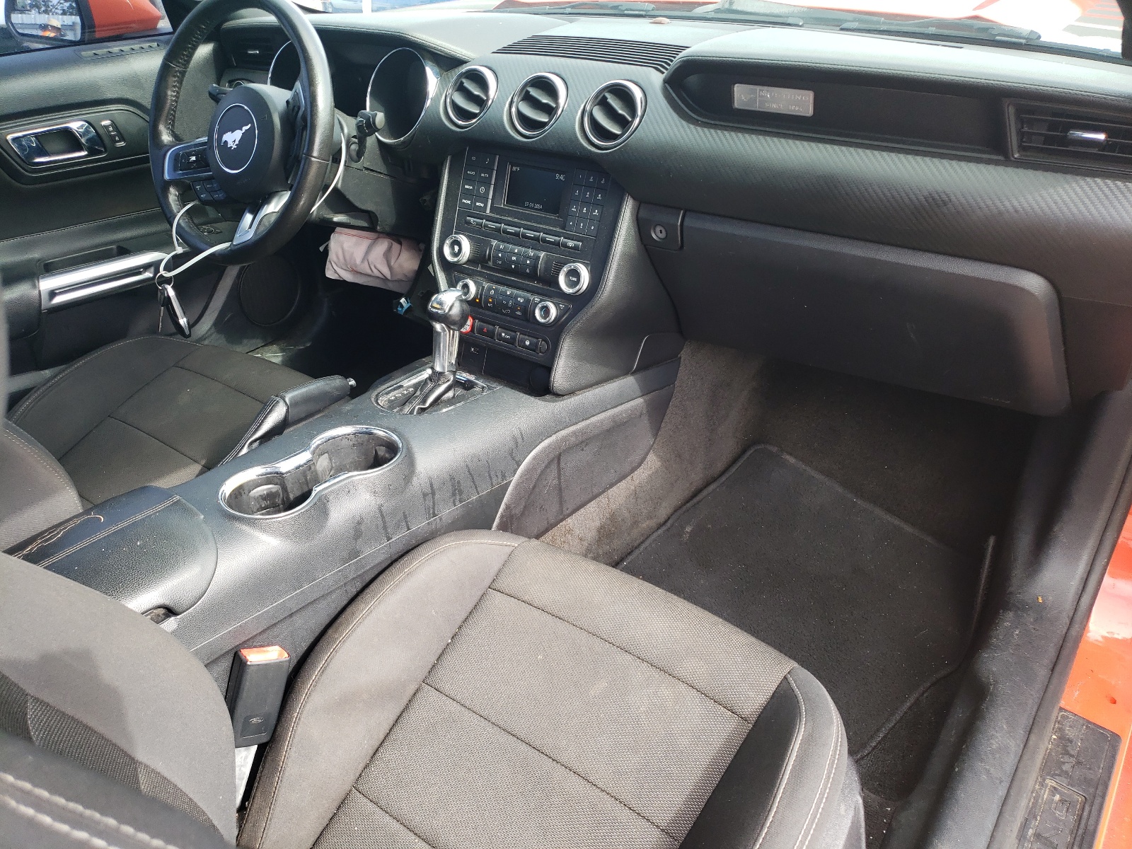 1FA6P8AMXF5330946 2015 Ford Mustang