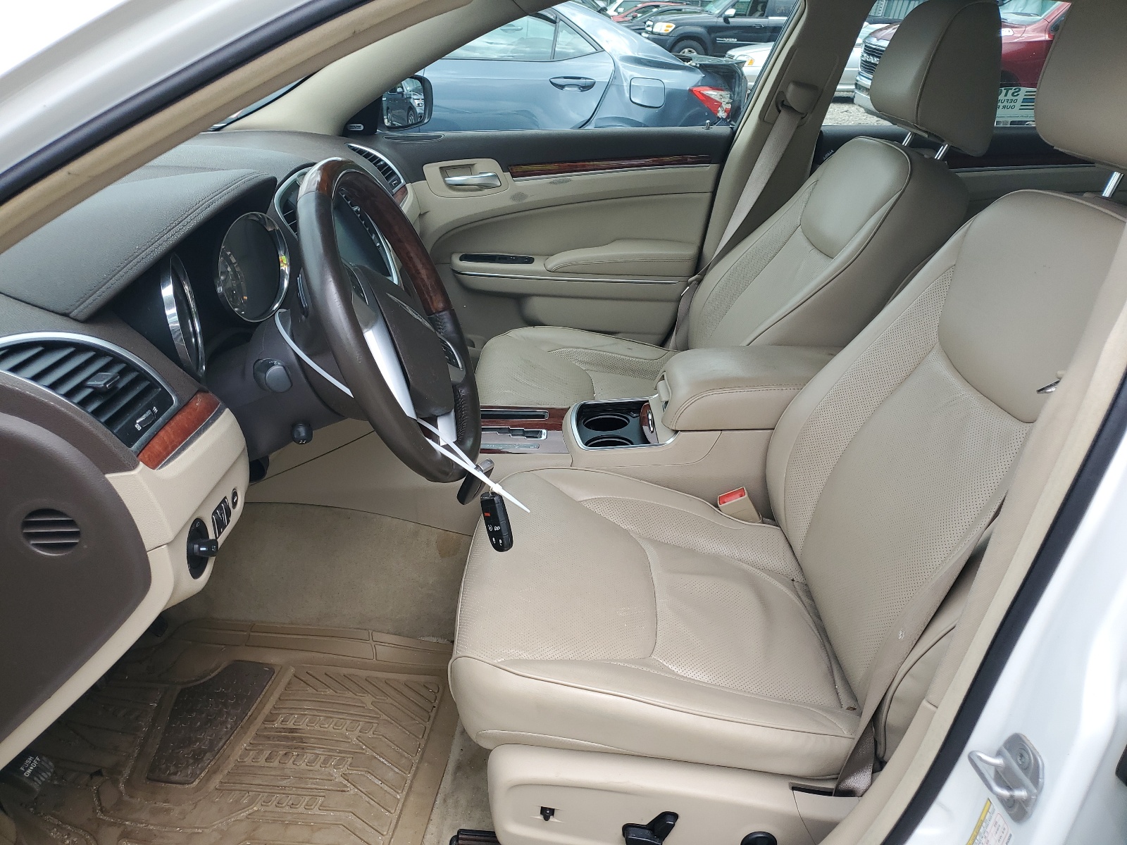 2C3CK6CT8BH530395 2011 Chrysler 300C