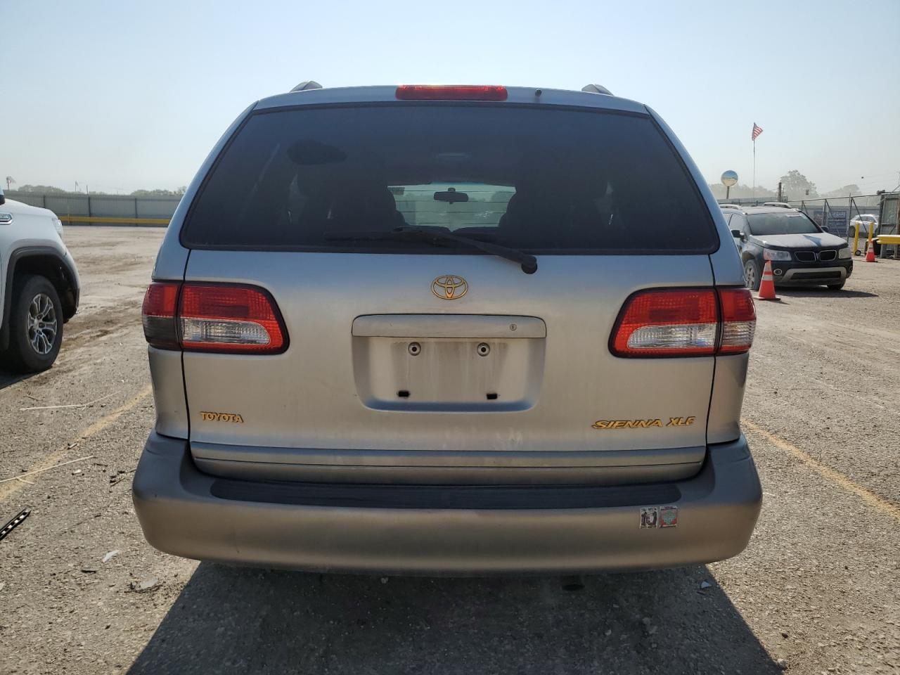 2001 Toyota Sienna Le VIN: 4T3ZF13C21U323190 Lot: 62065574
